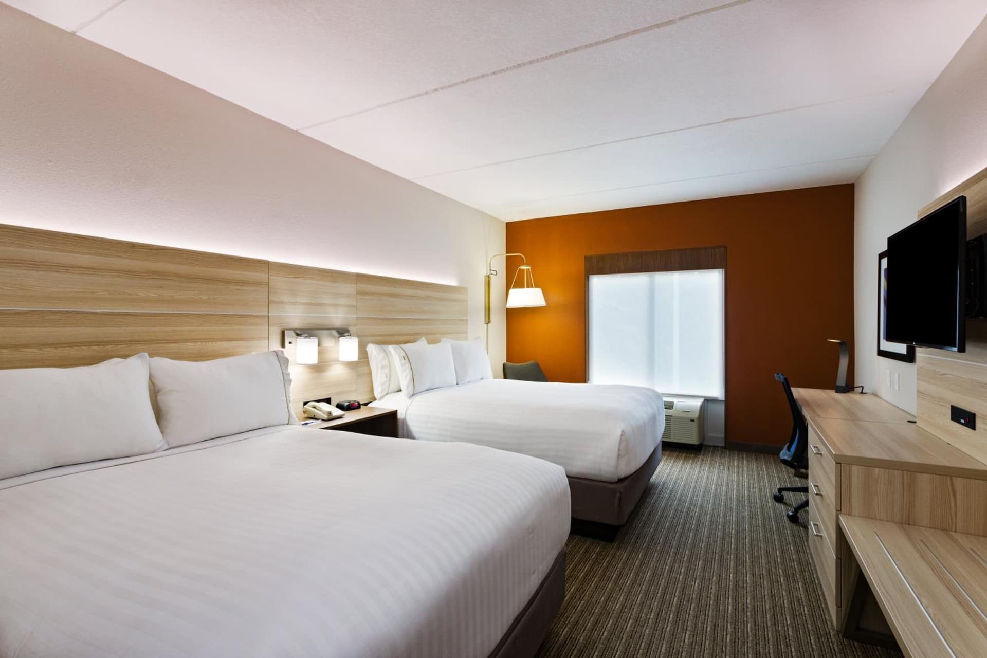 Holiday Inn Express & Suites Tavares by IHG gallery photo in Tavares, FL — image 4