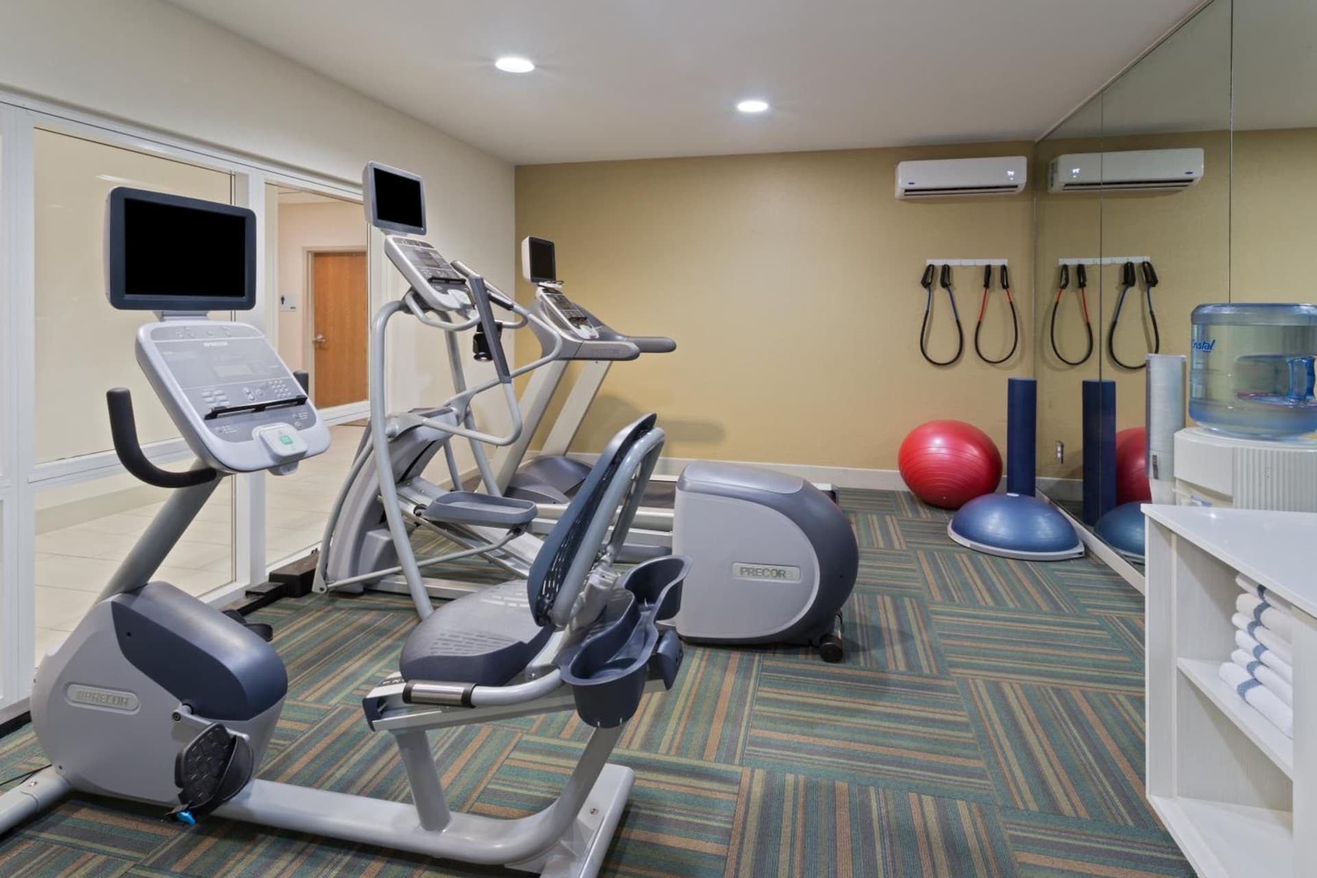 Holiday Inn Express & Suites Tavares by IHG gallery photo in Tavares, FL — image 37