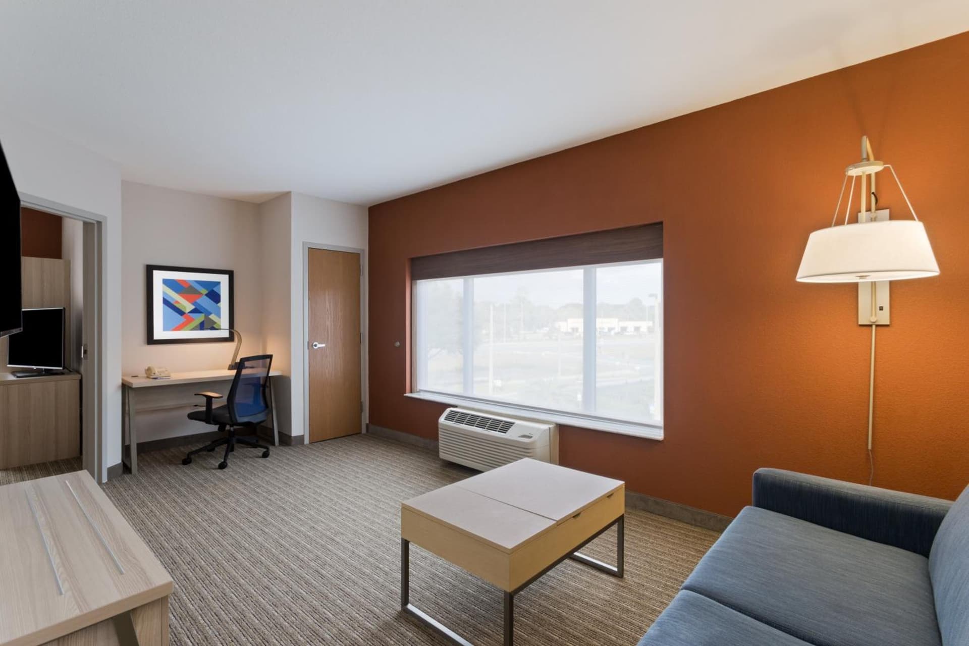 Holiday Inn Express & Suites Tavares by IHG gallery photo in Tavares, FL — image 7