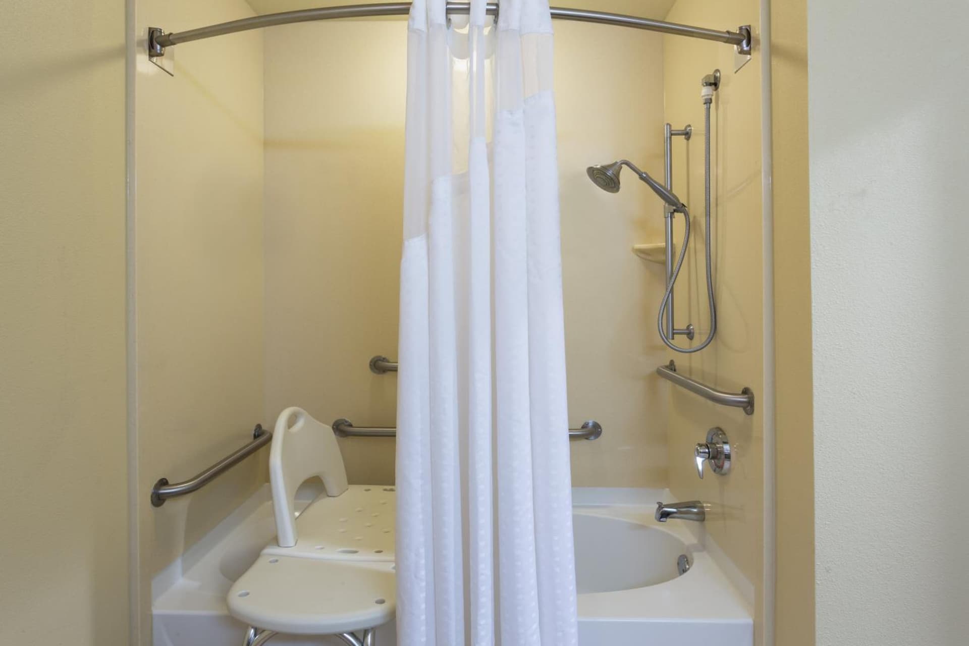 Holiday Inn Express & Suites Tavares by IHG gallery photo in Tavares, FL — image 33