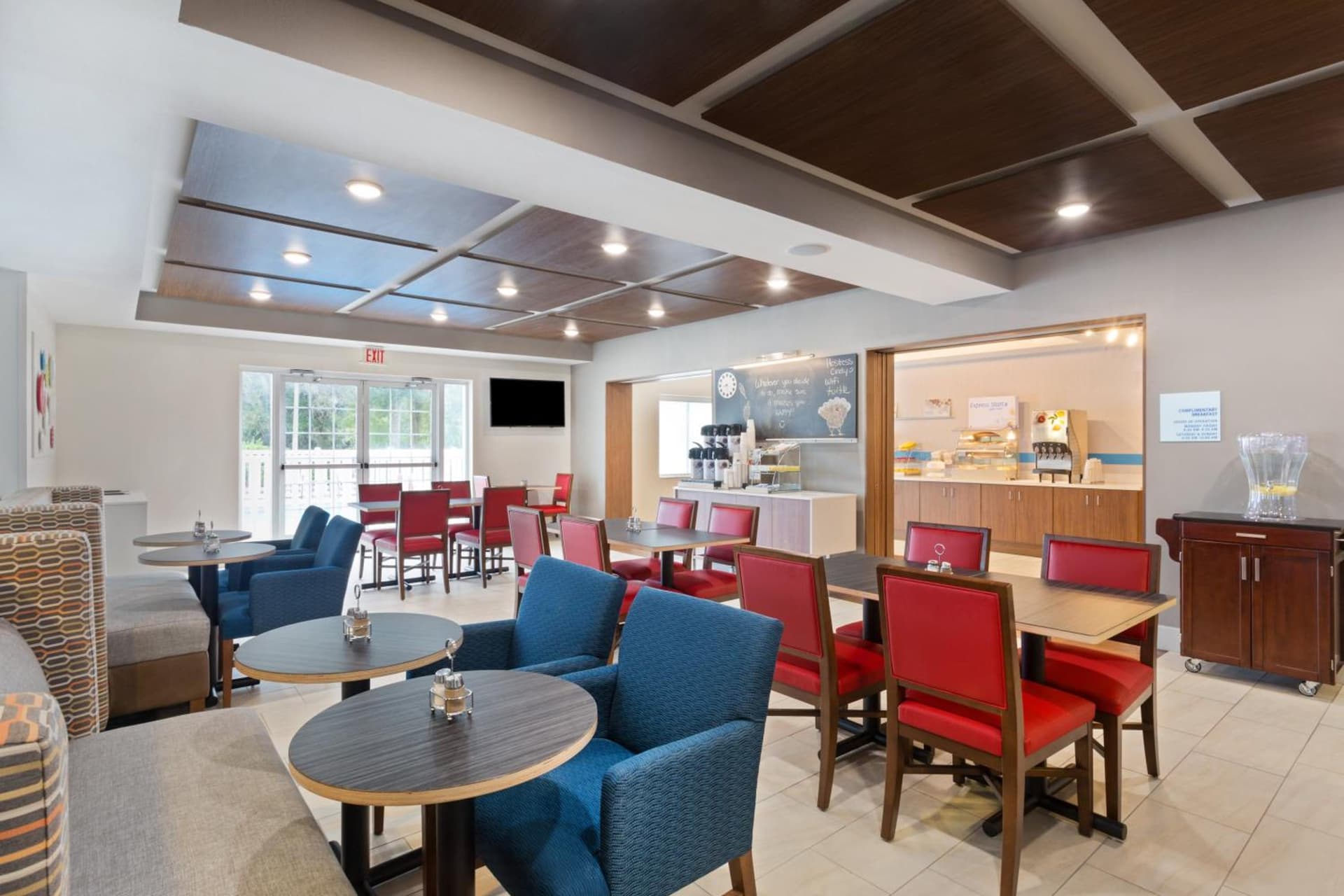Holiday Inn Express & Suites Tavares by IHG gallery photo in Tavares, FL — image 17
