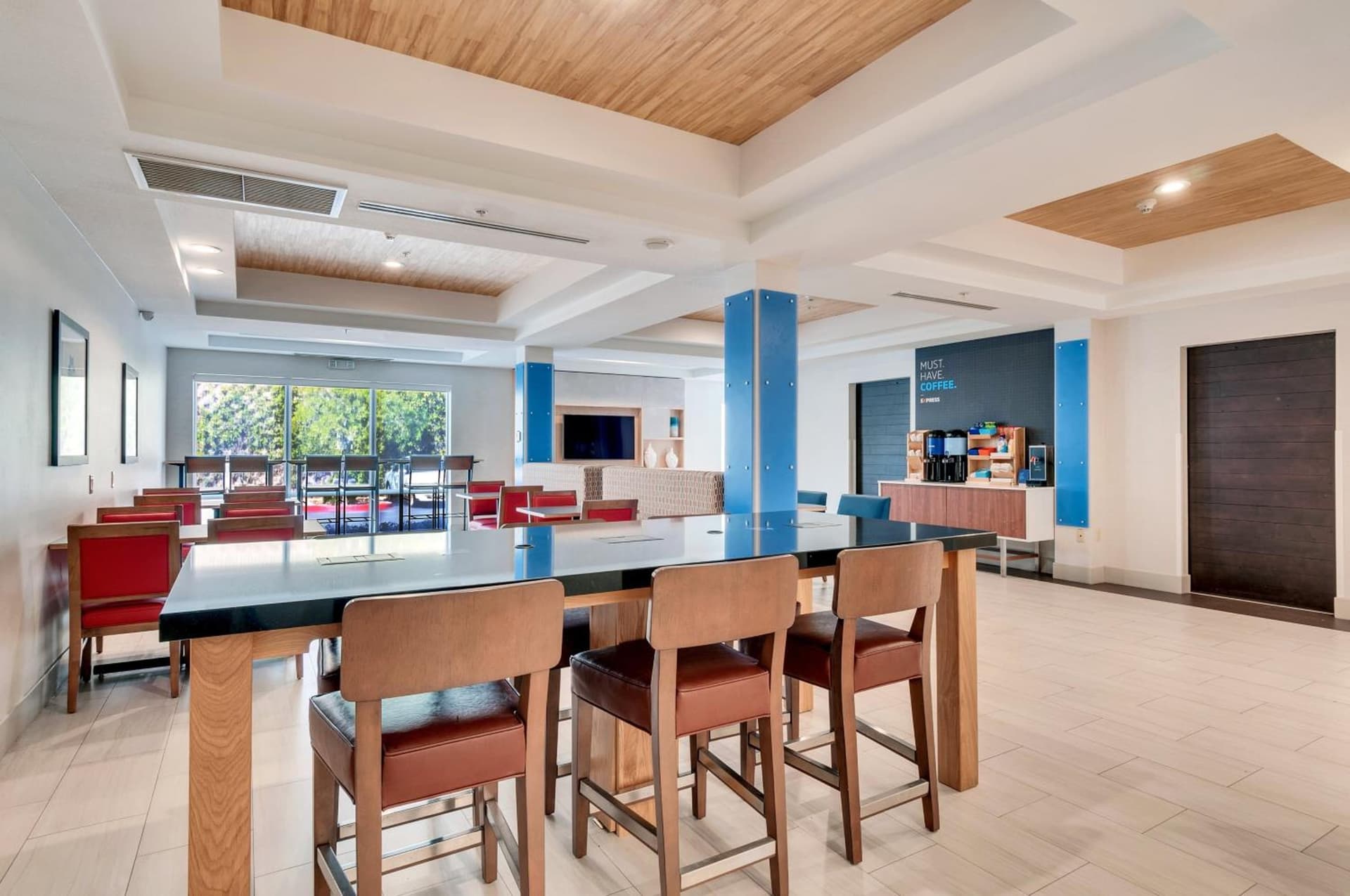 Holiday Inn Express Hotel & Suites Lake Elsinore by IHG gallery photo in Lake Elsinore, CA — image 43