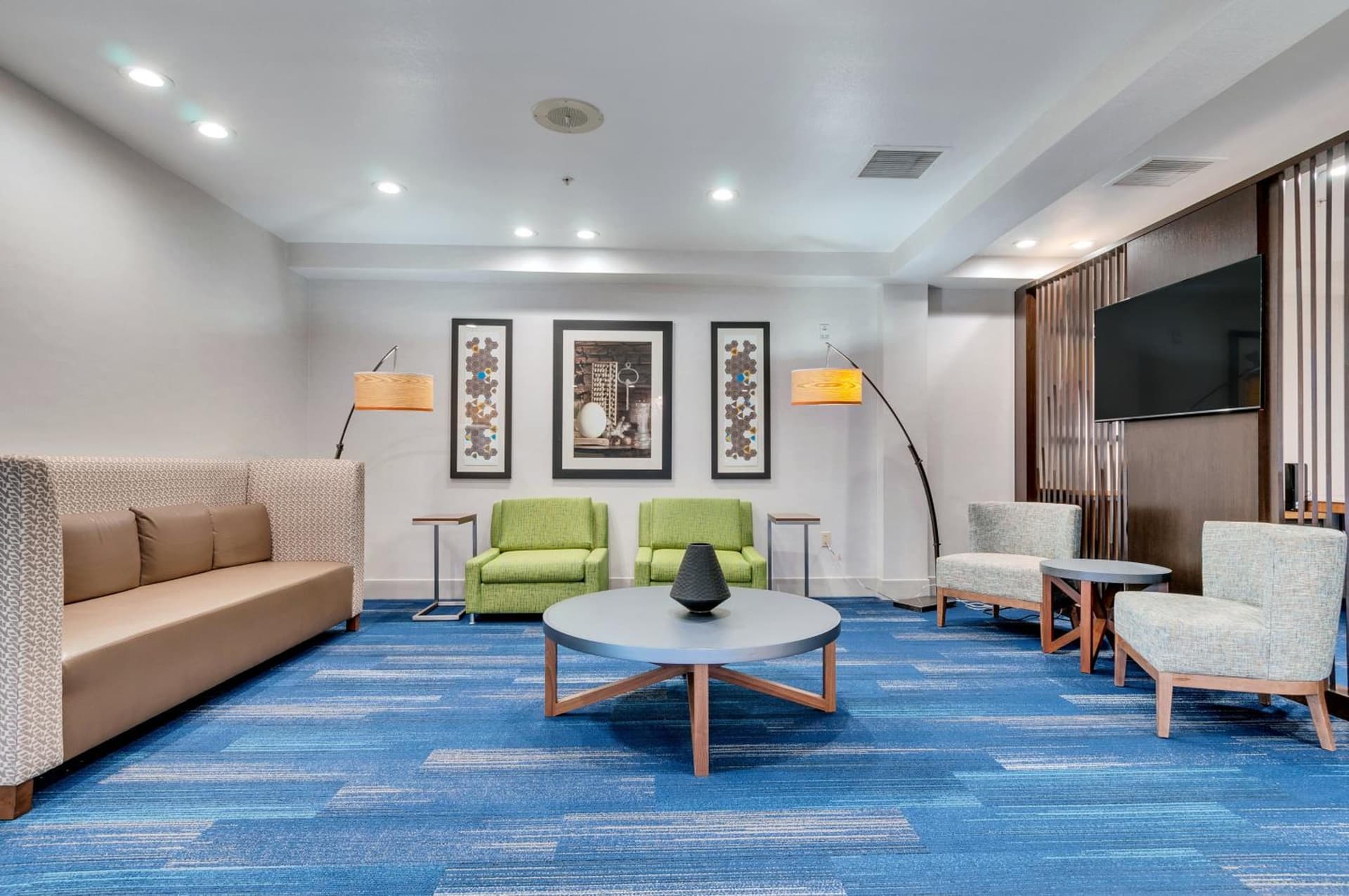 Holiday Inn Express Hotel & Suites Lake Elsinore by IHG gallery photo in Lake Elsinore, CA — image 42