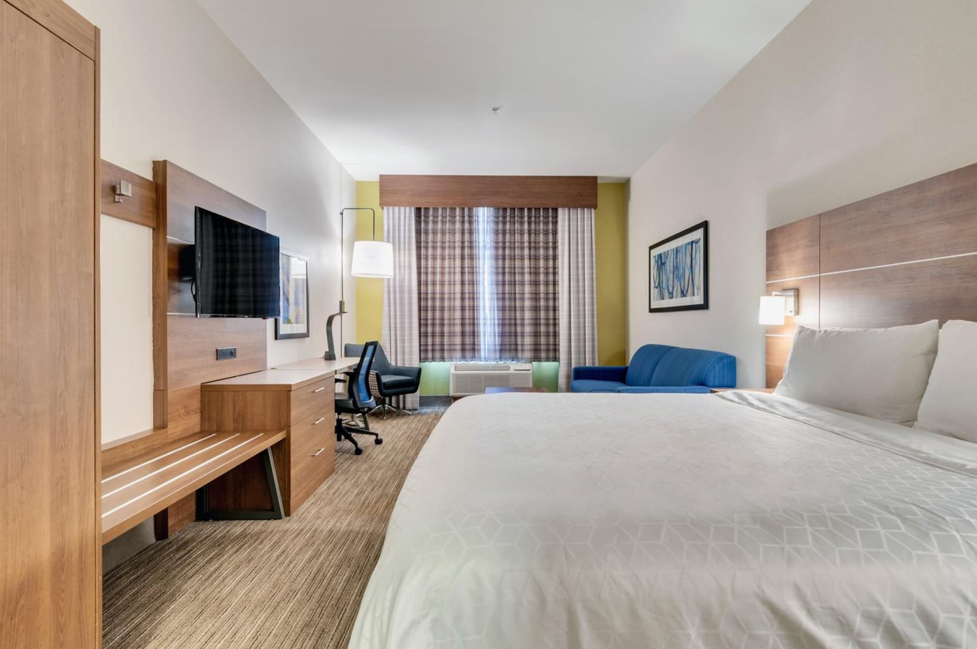 Holiday Inn Express Hotel & Suites Lake Elsinore by IHG interior in Lake Elsinore, CA — gallery photo 2