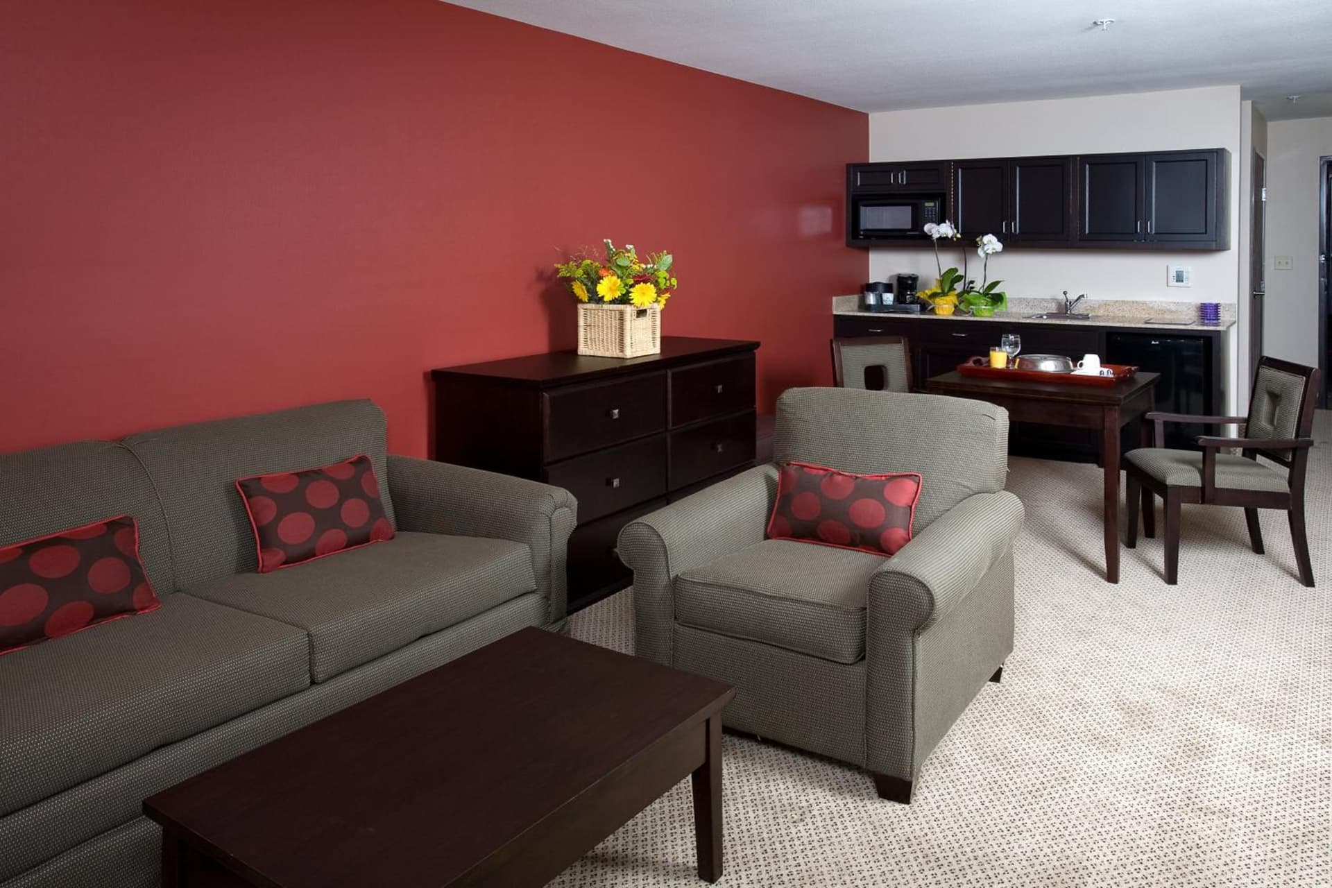 Holiday Inn & Suites Bakersfield by IHG gallery photo in Bakersfield, CA — image 8