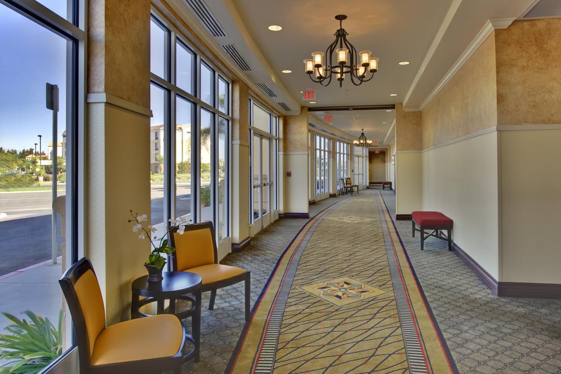 Holiday Inn & Suites Bakersfield by IHG gallery photo in Bakersfield, CA — image 7
