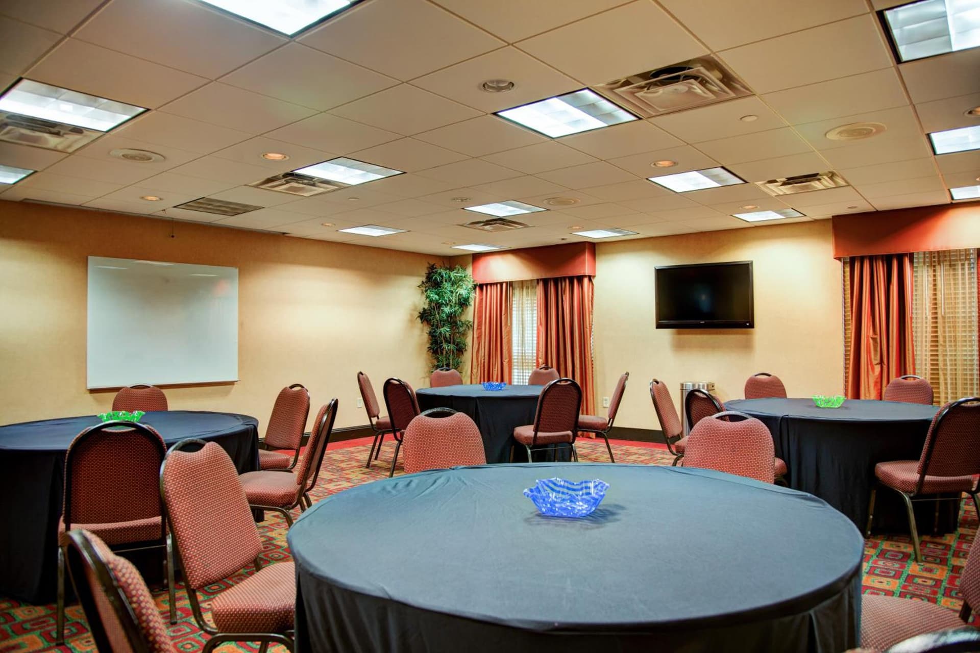 Country Inn & Suites by Radisson, Tyler University Area gallery photo in Tyler, TX — image 9
