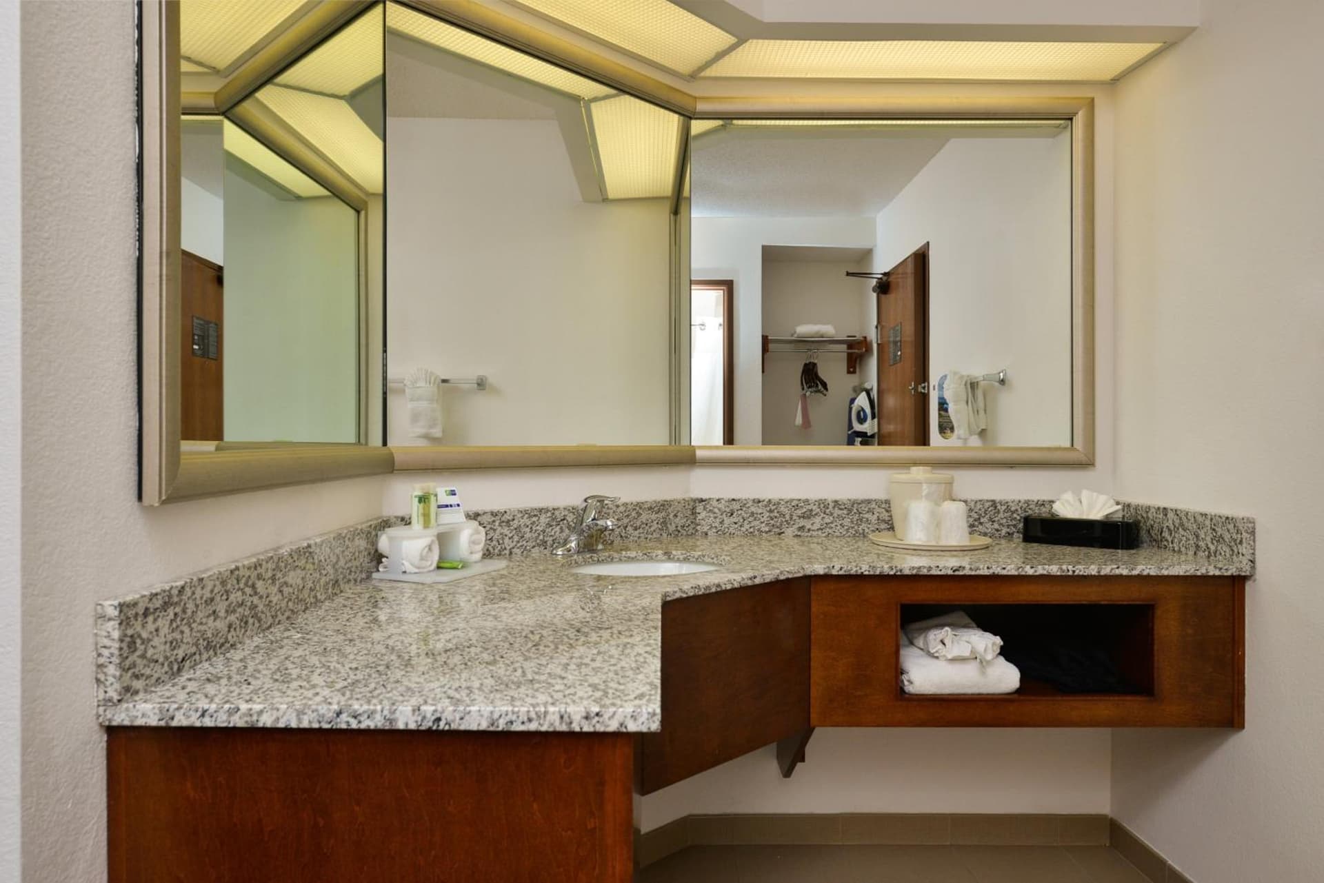 Holiday Inn Express Boston-Milford by IHG gallery photo in Milford — image 76
