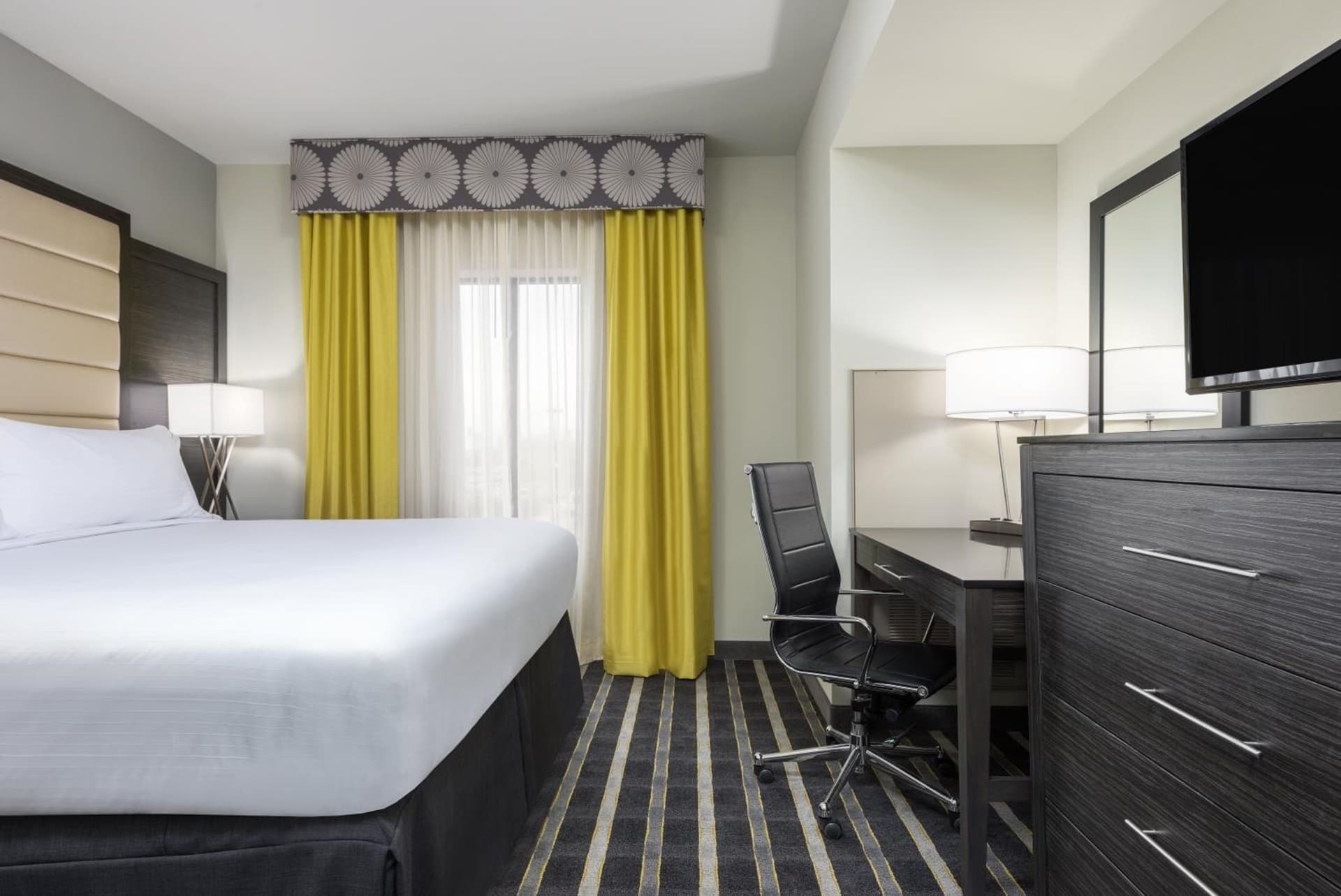 Holiday Inn Express and Suites Norman by IHG gallery photo in Norman, OK — image 9