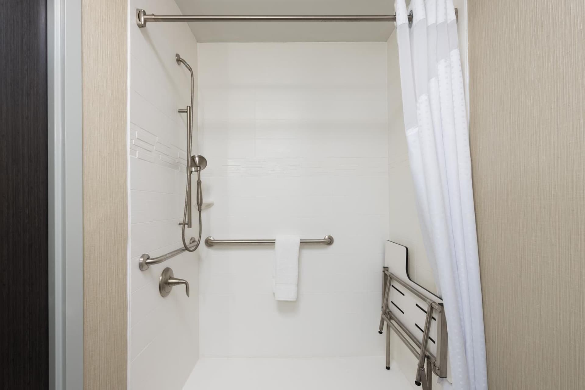 Holiday Inn Express and Suites Norman by IHG gallery photo in Norman, OK — image 21
