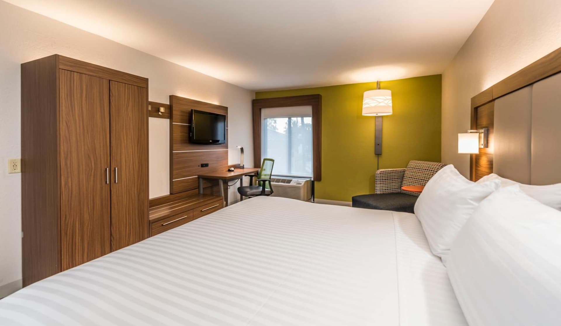 Holiday Inn Express Hotel & Suites Jacksonville-South by IHG gallery photo in Jacksonville, FL — image 38
