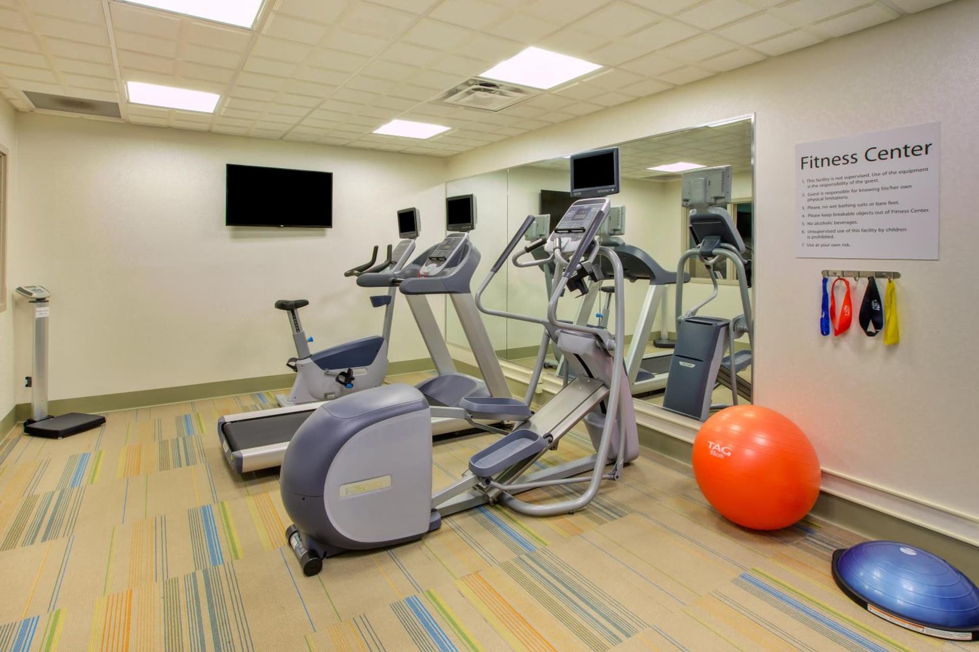 Holiday Inn Express Hotel & Suites Fort Wayne by IHG interior in Fort Wayne, IN — gallery photo 2