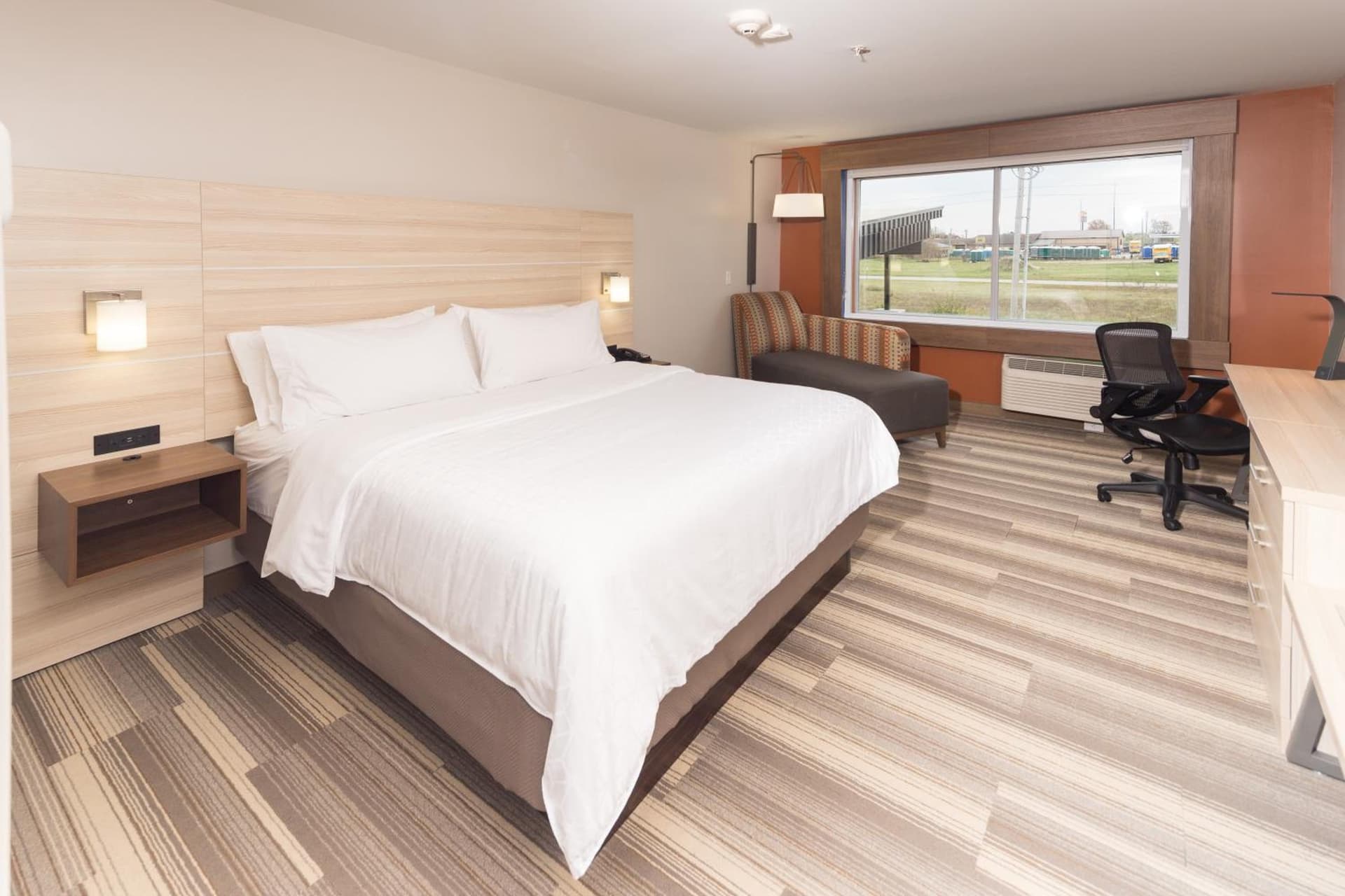 Holiday Inn Express & Suites - Auburn by IHG gallery photo in Auburn, IN — image 5