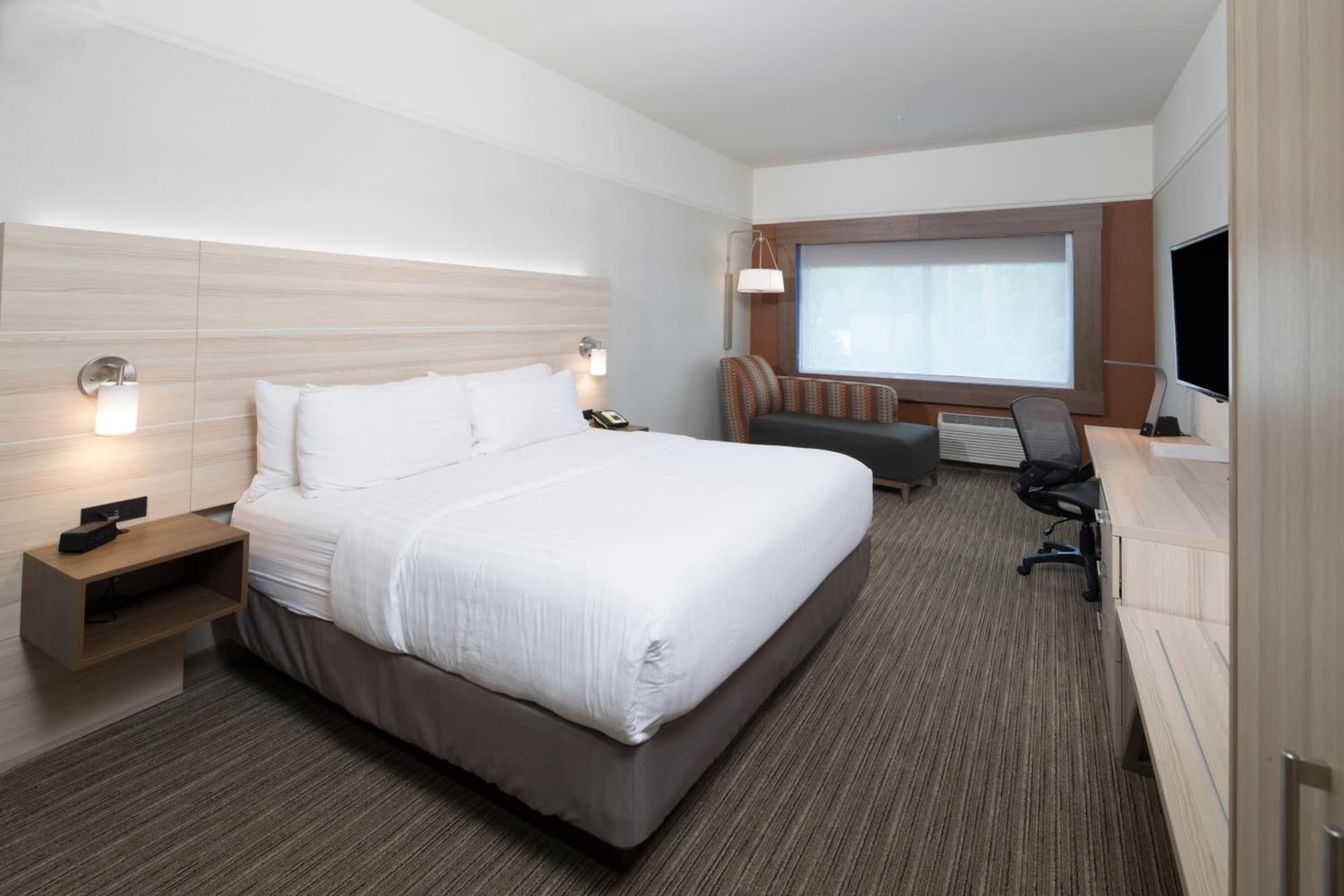 Holiday Inn Express & Suites - Auburn by IHG gallery photo in Auburn, IN — image 27