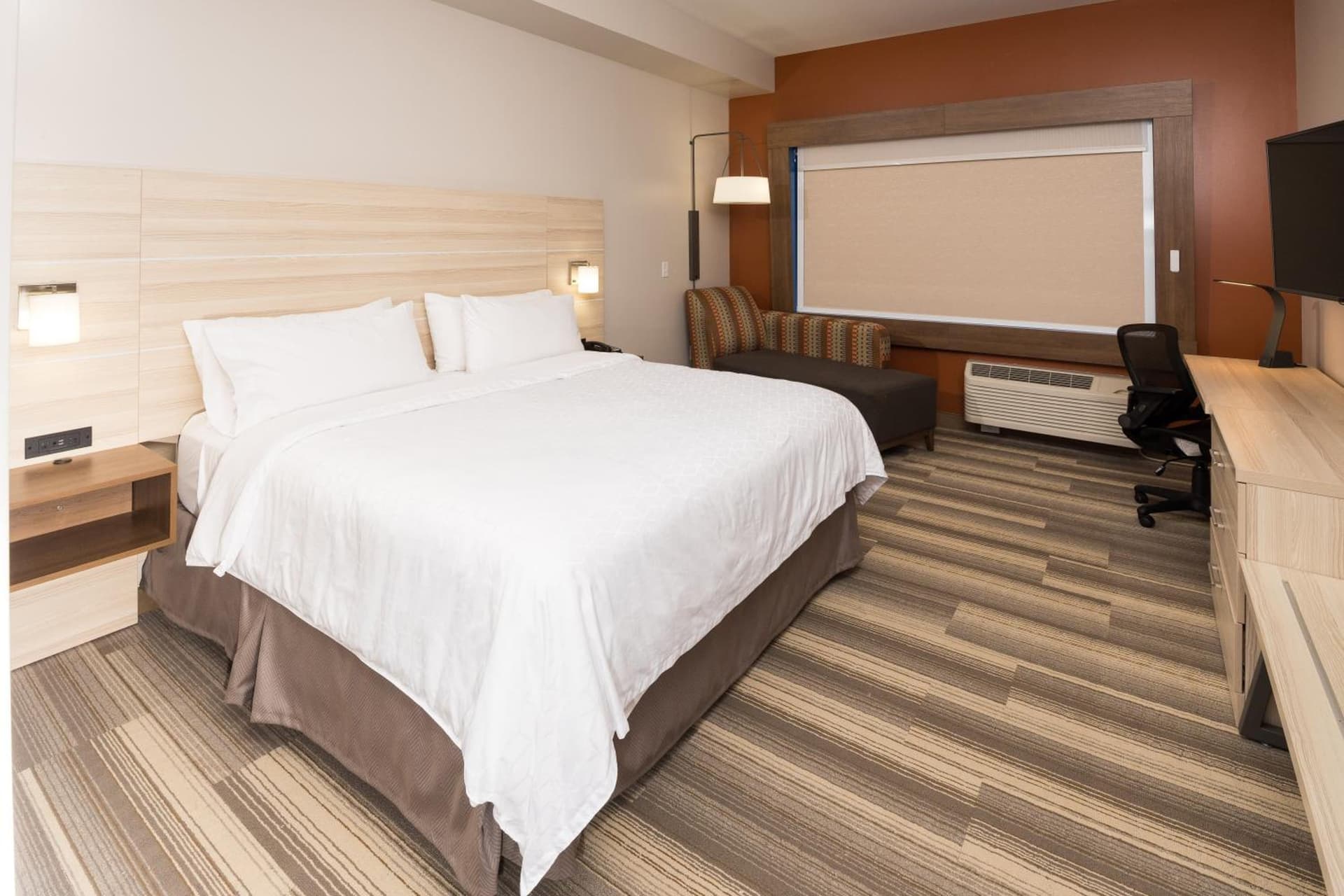 Holiday Inn Express & Suites - Auburn by IHG gallery photo in Auburn, IN — image 7