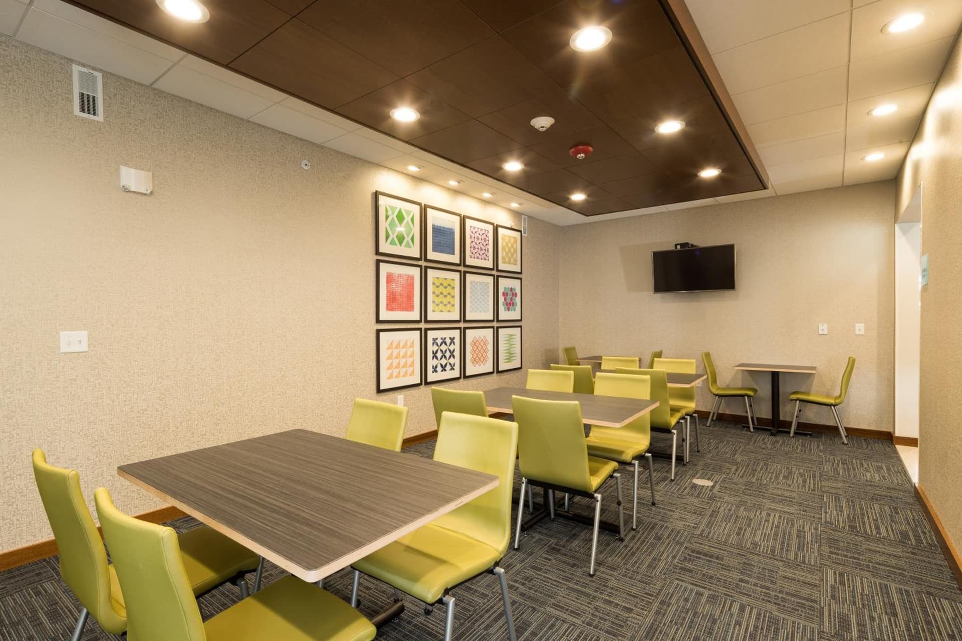 Holiday Inn Express & Suites - Auburn by IHG gallery photo in Auburn, IN — image 17