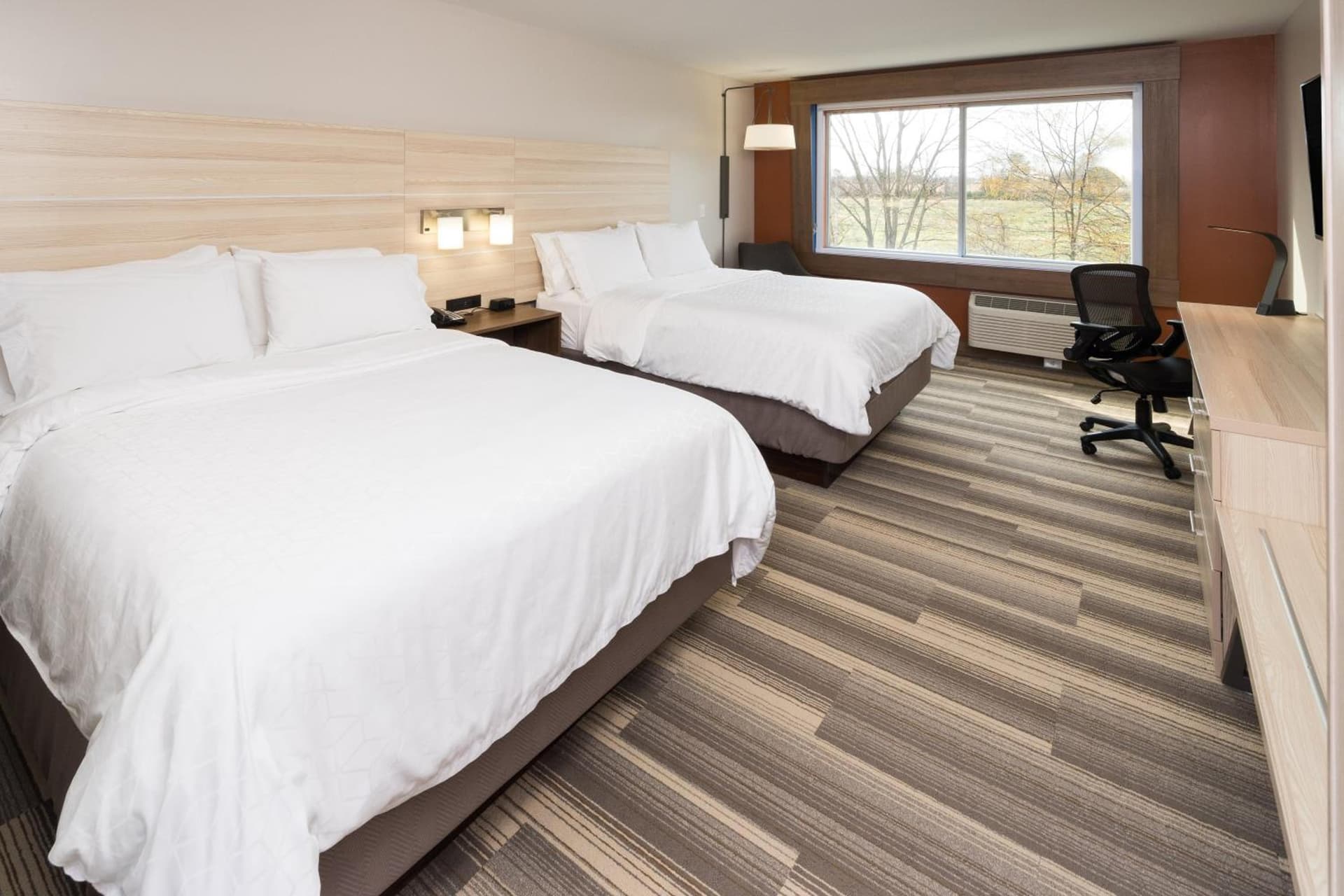 Holiday Inn Express & Suites - Auburn by IHG gallery photo in Auburn, IN — image 19