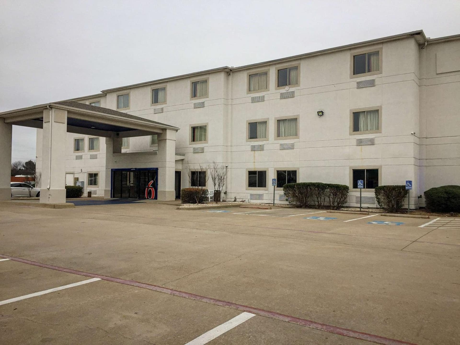 Motel 6-Woodway, TX interior in Woodway, TX — gallery photo 2