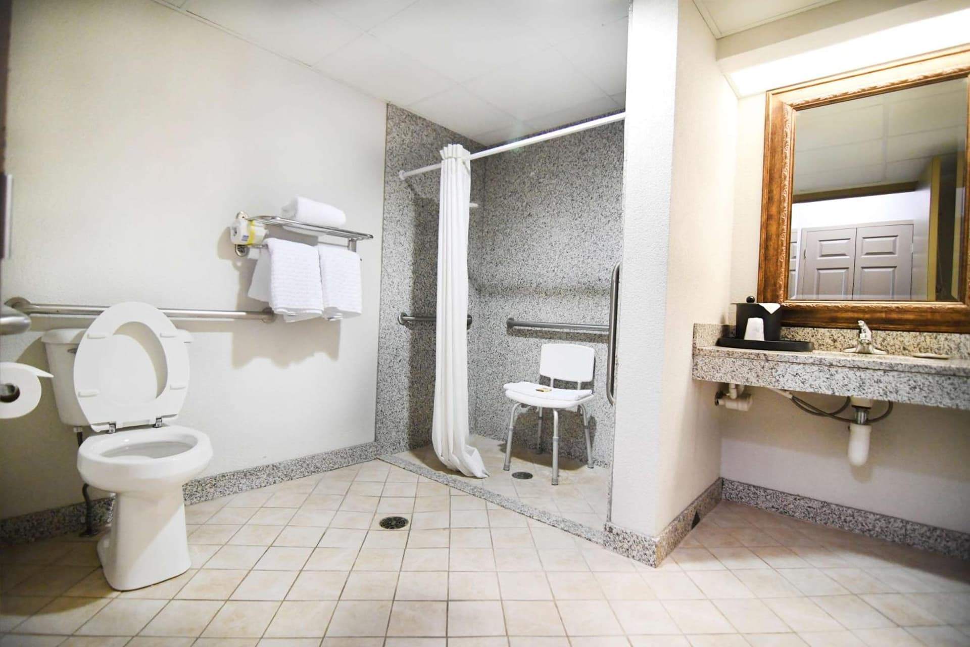 Best Western Plus Sandusky Hotel & Suites gallery photo in Sandusky, OH — image 17