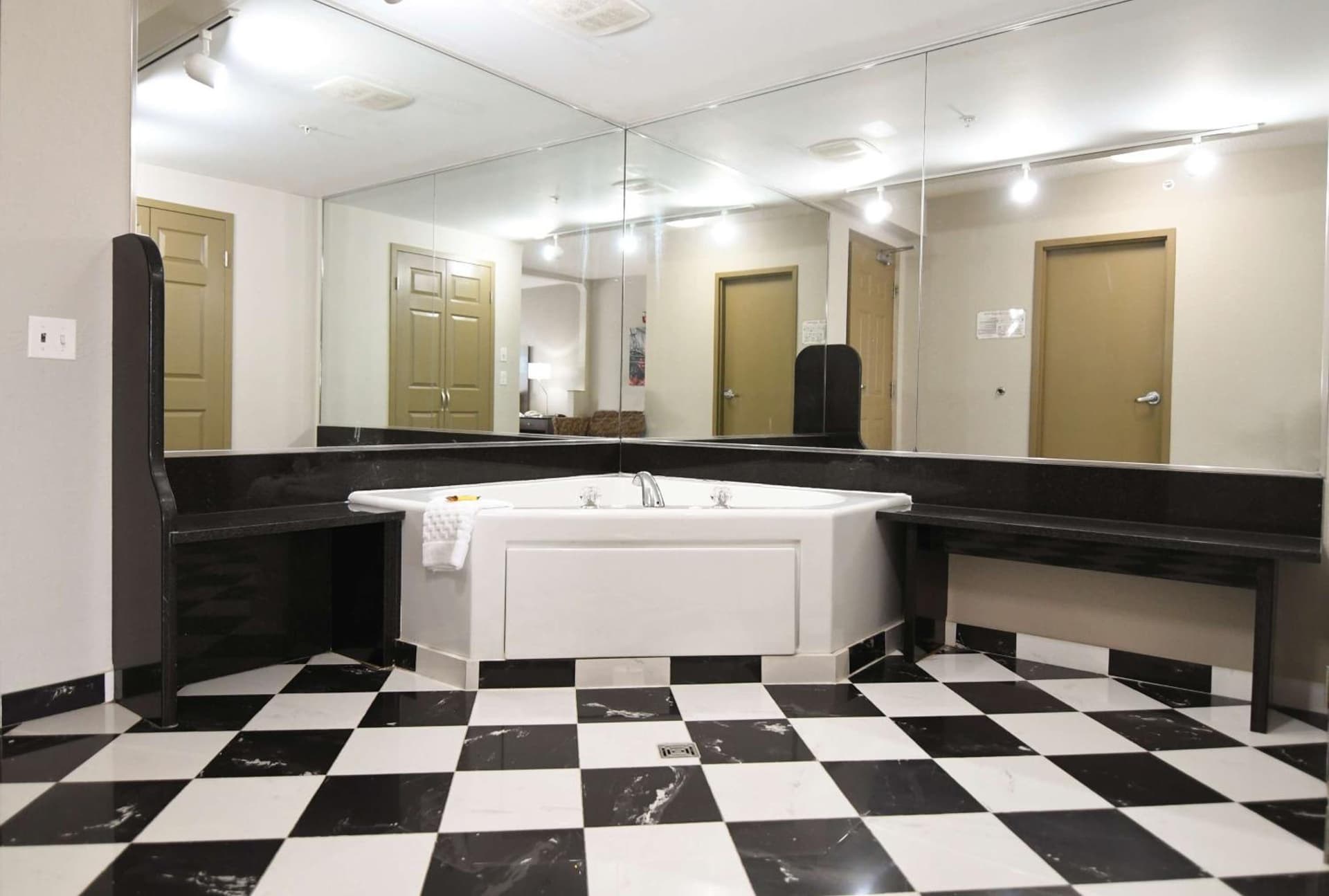 Best Western Plus Sandusky Hotel & Suites gallery photo in Sandusky, OH — image 5