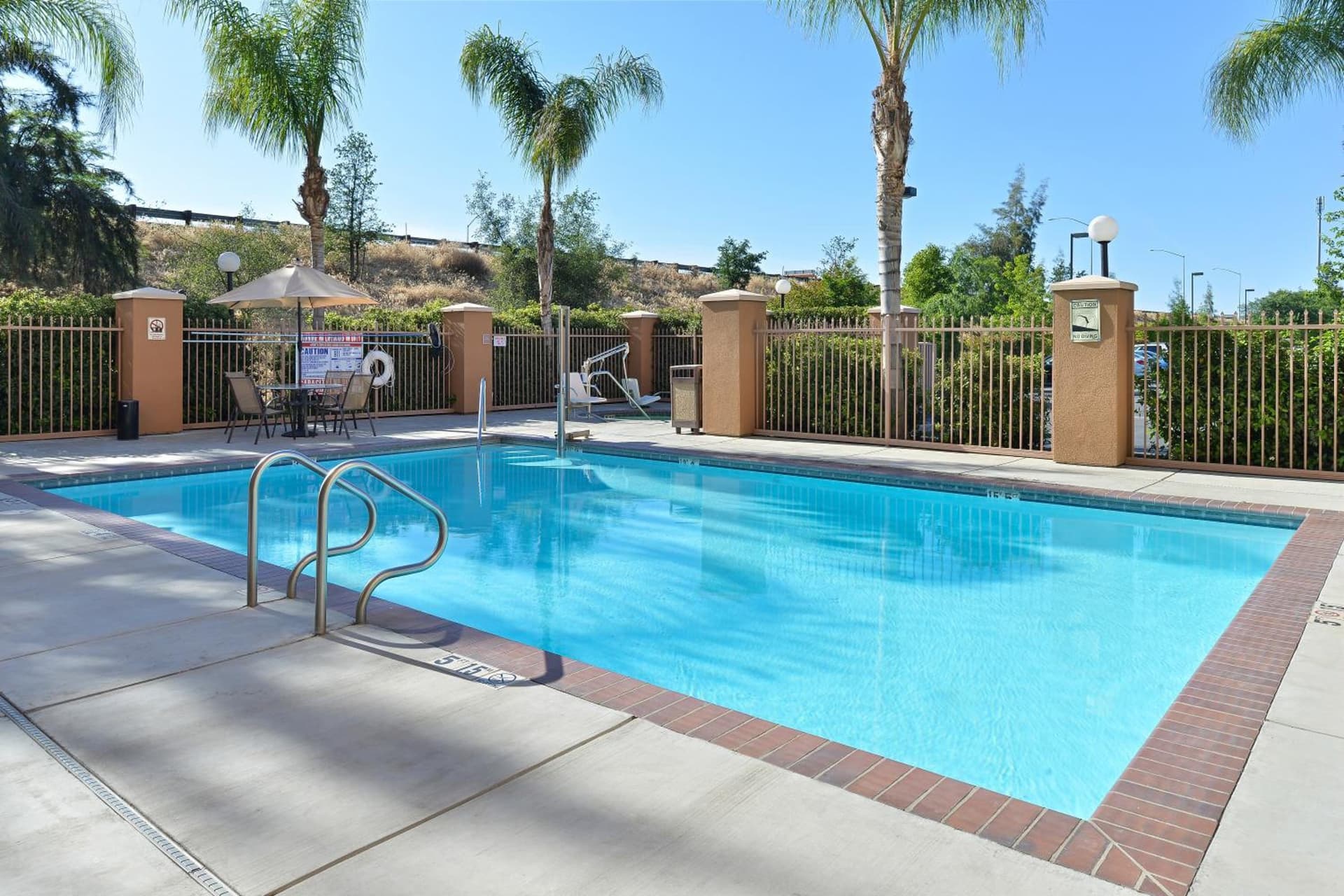 Holiday Inn Express Fresno River Park Highway 41 by IHG property views in Fresno, CA — gallery photo 3