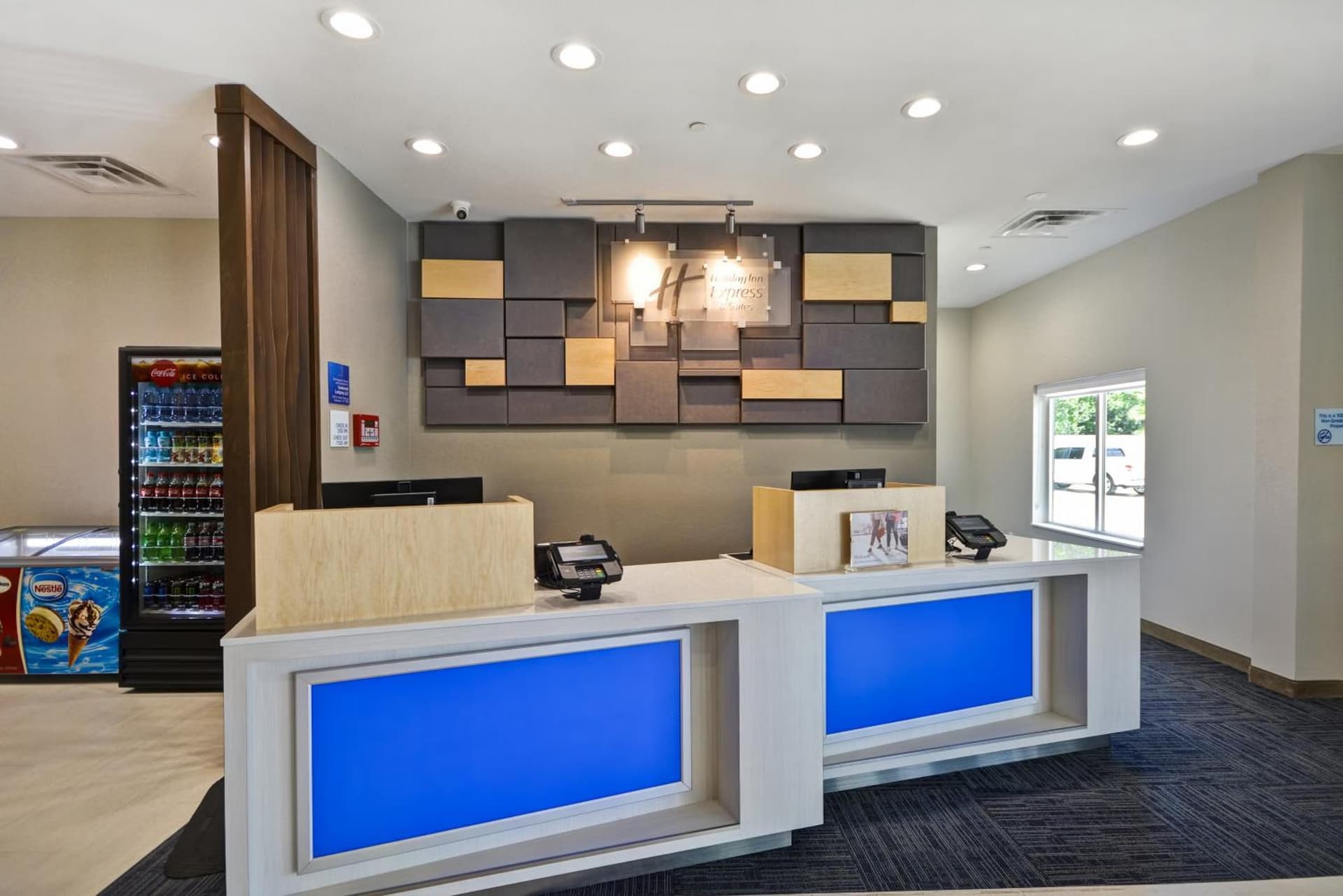 Holiday Inn Express & Suites - Houston NASA - Boardwalk Area by IHG interior in Seabrook, TX — gallery photo 2