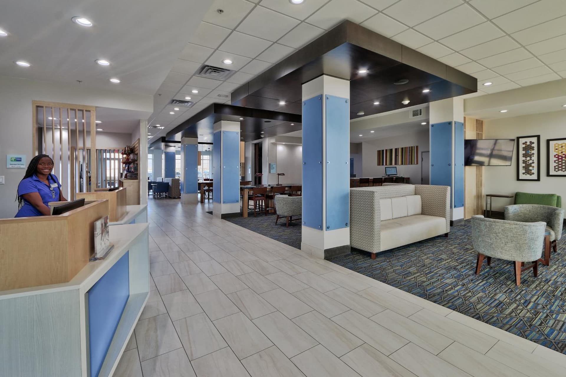 Holiday Inn Express & Suites - Houston East - Beltway 8 by IHG interior in Cloverleaf, TX — gallery photo 2