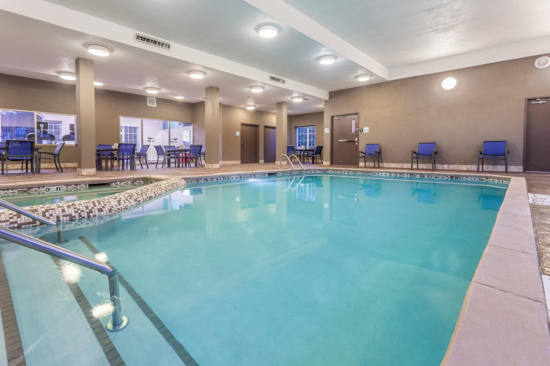 Holiday Inn Express Hotel & Suites Eau Claire North by IHG gallery photo in Lake Hallie, WI — image 24