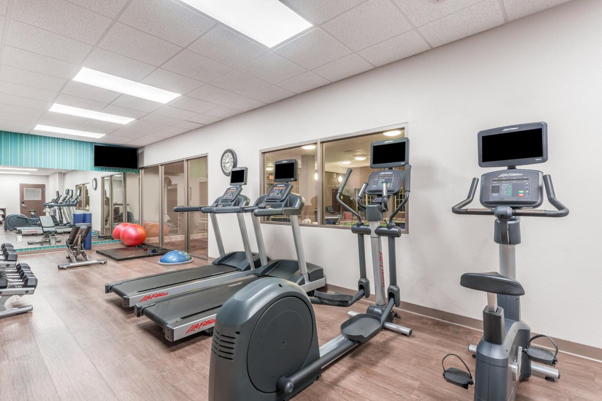 Holiday Inn Express Hotel & Suites Eau Claire North by IHG gallery photo in Lake Hallie, WI — image 7
