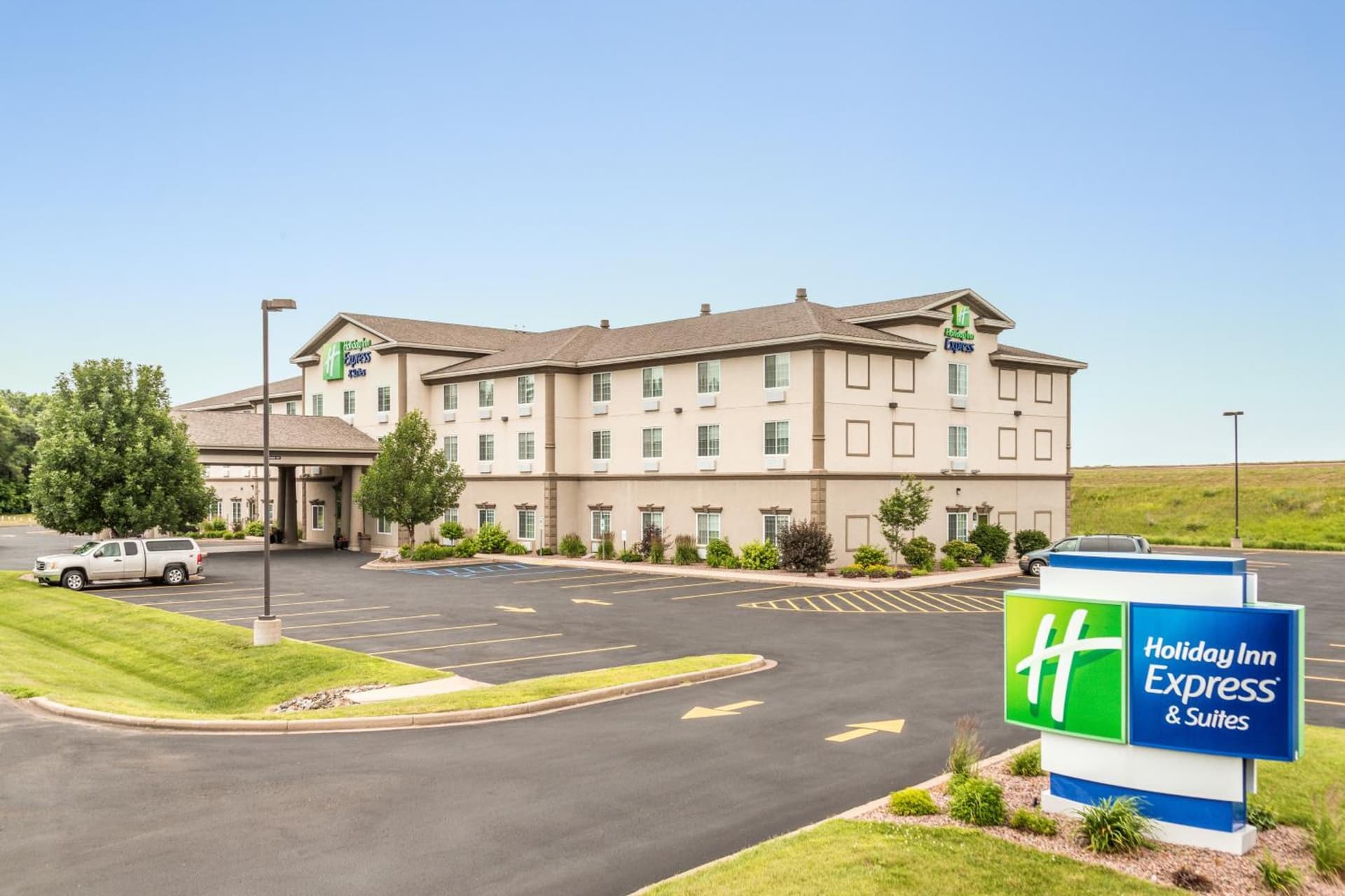 Holiday Inn Express Hotel & Suites Eau Claire North by IHG interior in Lake Hallie, WI — gallery photo 2