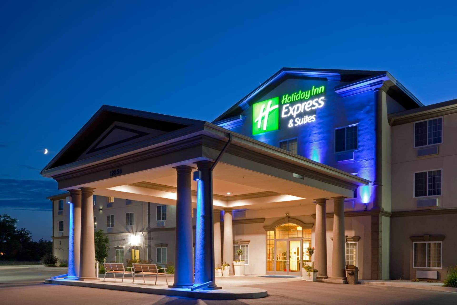 Holiday Inn Express Hotel & Suites Eau Claire North by IHG featured exterior or lobby in Lake Hallie, WI — similar hotel