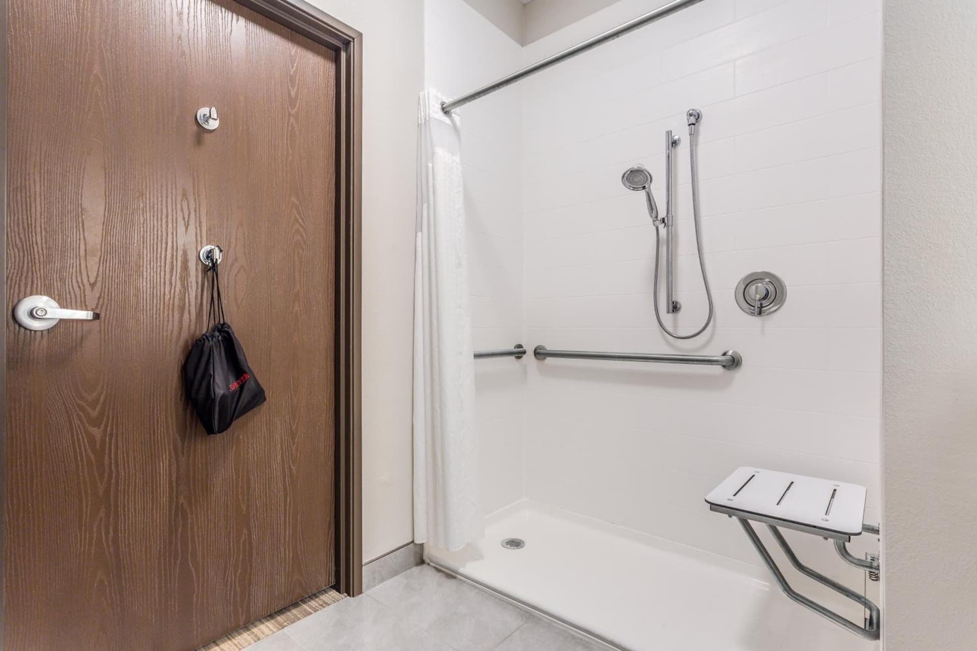 Holiday Inn Express Hotel & Suites Eau Claire North by IHG gallery photo in Lake Hallie, WI — image 21
