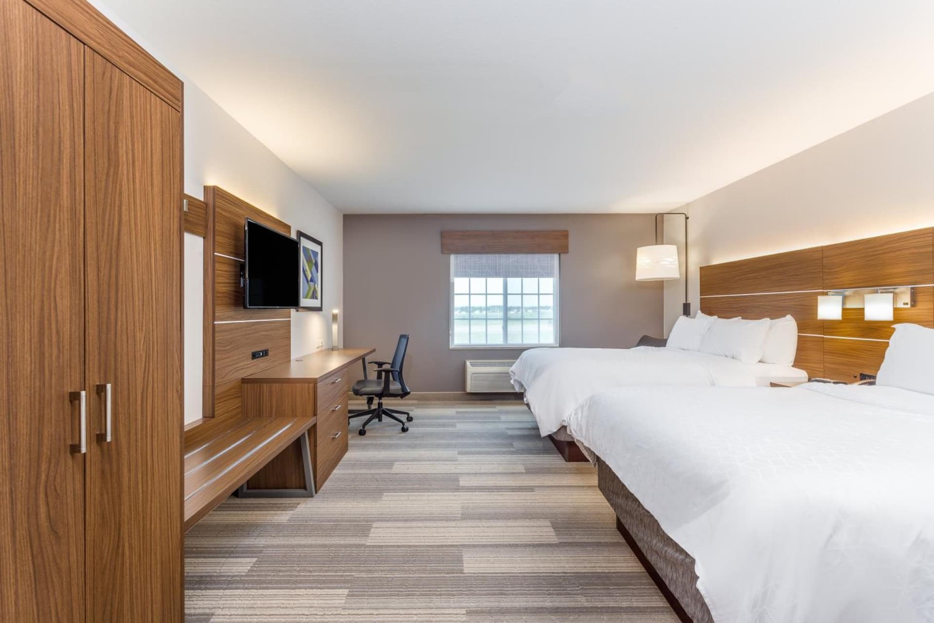 Holiday Inn Express Hotel & Suites Eau Claire North by IHG gallery photo in Lake Hallie, WI — image 8