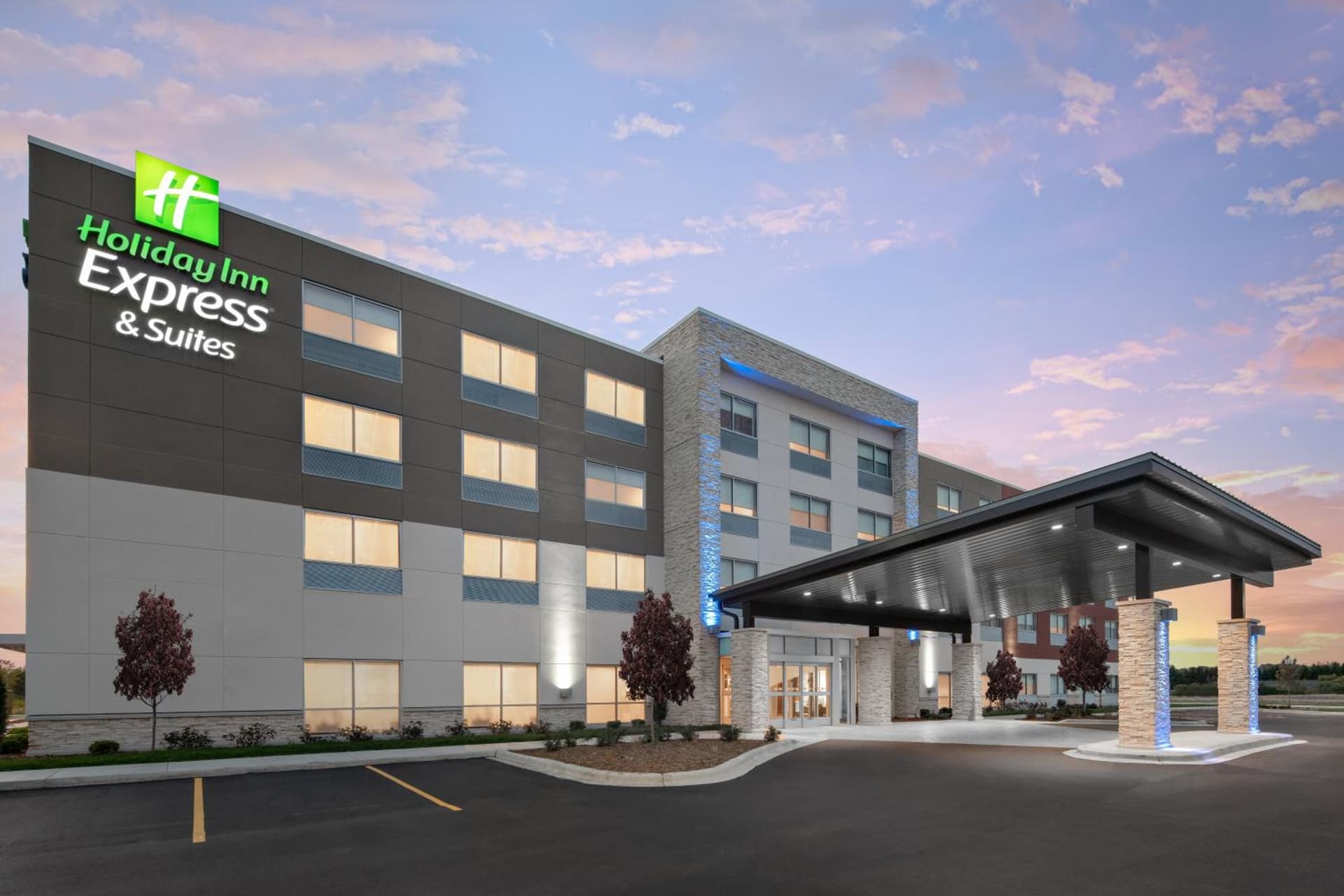 Holiday Inn Express & Suites - Elkhorn - Lake Geneva Area by IHG featured exterior or lobby in Elkhorn, WI — similar hotel