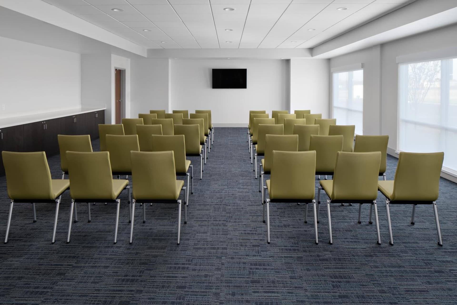 Holiday Inn Express & Suites - Elkhorn - Lake Geneva Area by IHG gallery photo in Elkhorn, WI — image 4