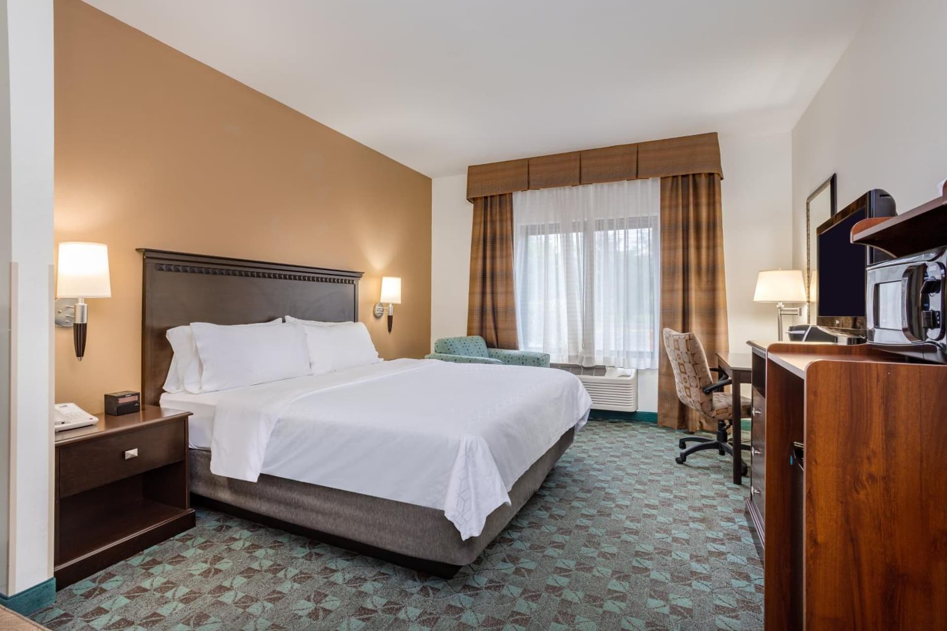 Holiday Inn Express Hotel & Suites Canton by IHG gallery photo in Canton — image 38