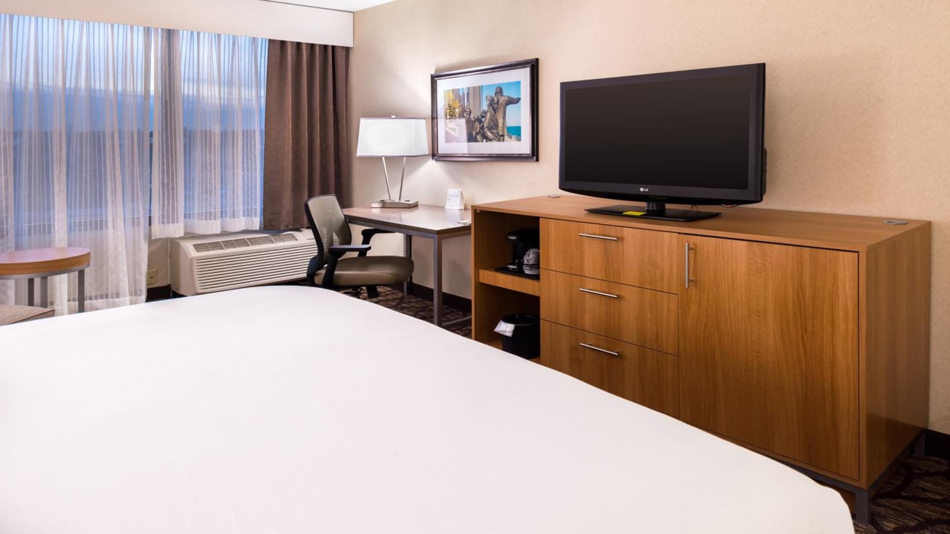 Holiday Inn Hotel & Suites Warren by IHG gallery photo in Warren, MI — image 23