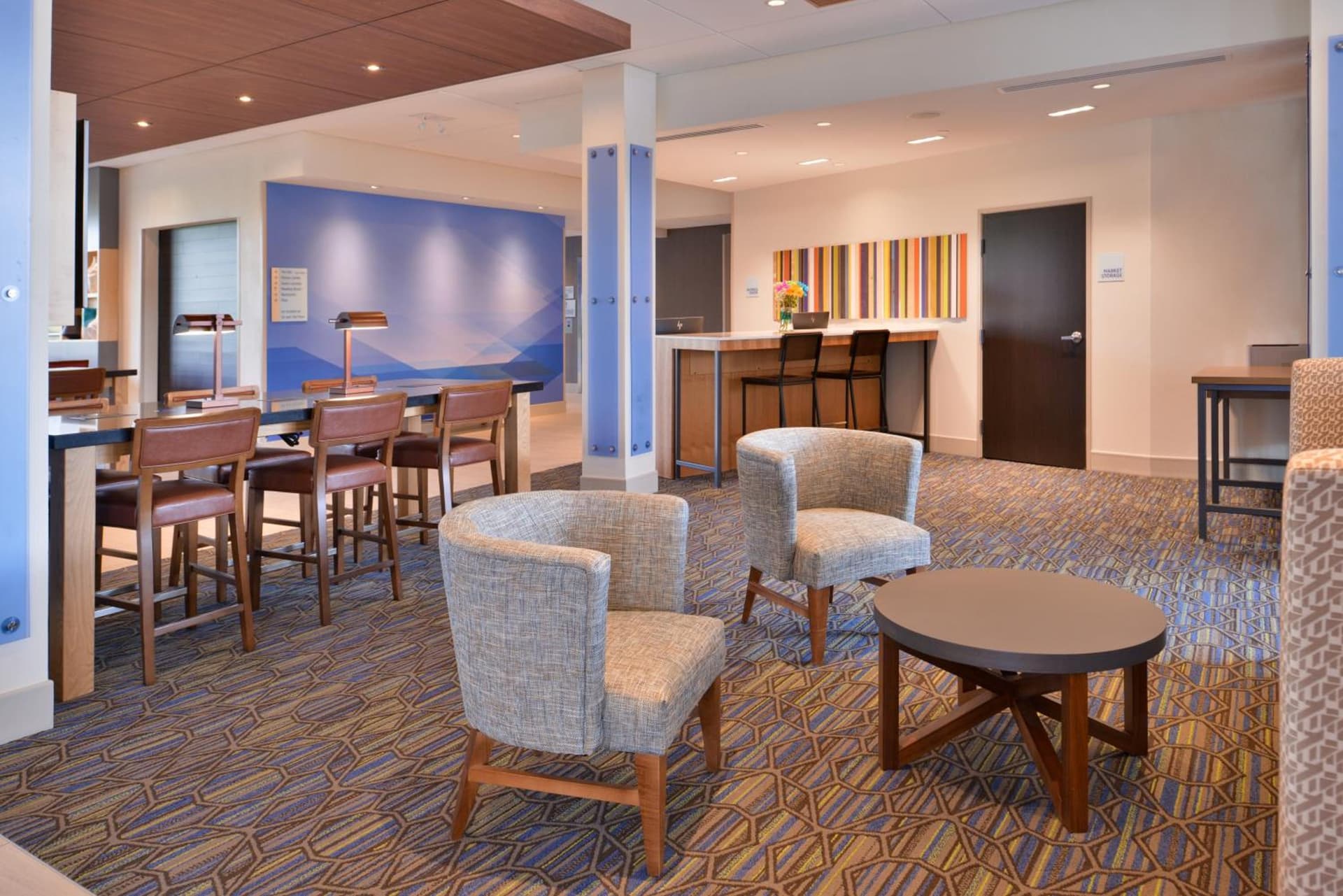 Holiday Inn Express & Suites - Olathe West by IHG interior in Olathe, KS — gallery photo 2