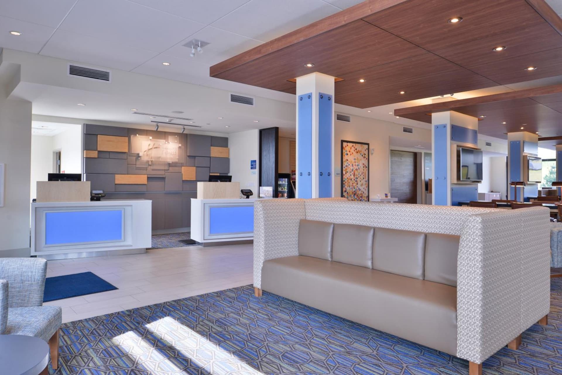 Holiday Inn Express & Suites - Olathe West by IHG gallery photo in Olathe, KS — image 10
