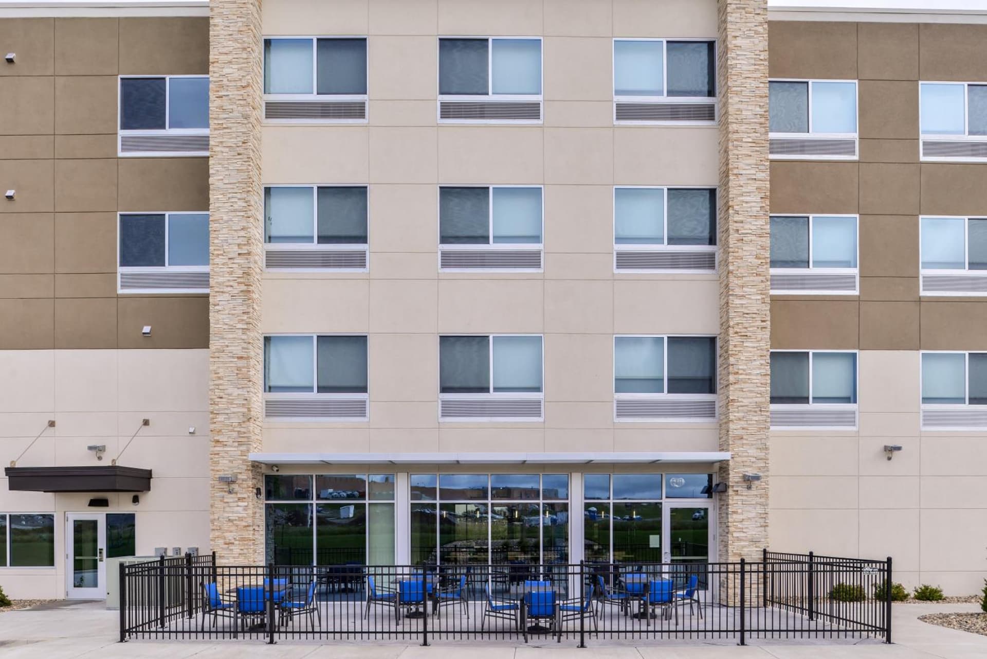 Holiday Inn Express & Suites - Kansas City - Lee's Summit by IHG gallery photo in Lees Summit, MO — image 16
