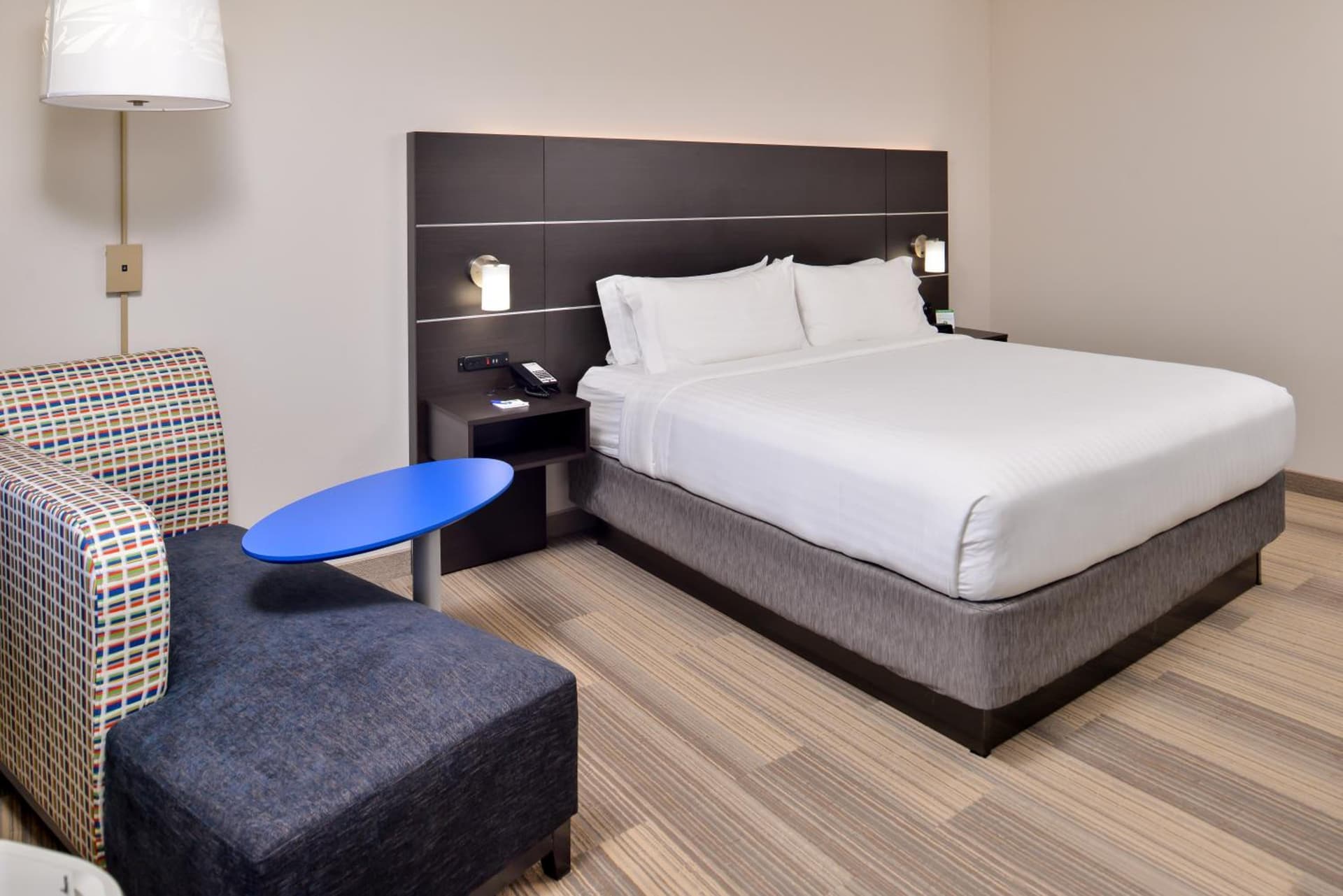 Holiday Inn Express & Suites - Kansas City - Lee's Summit by IHG gallery photo in Lees Summit, MO — image 29