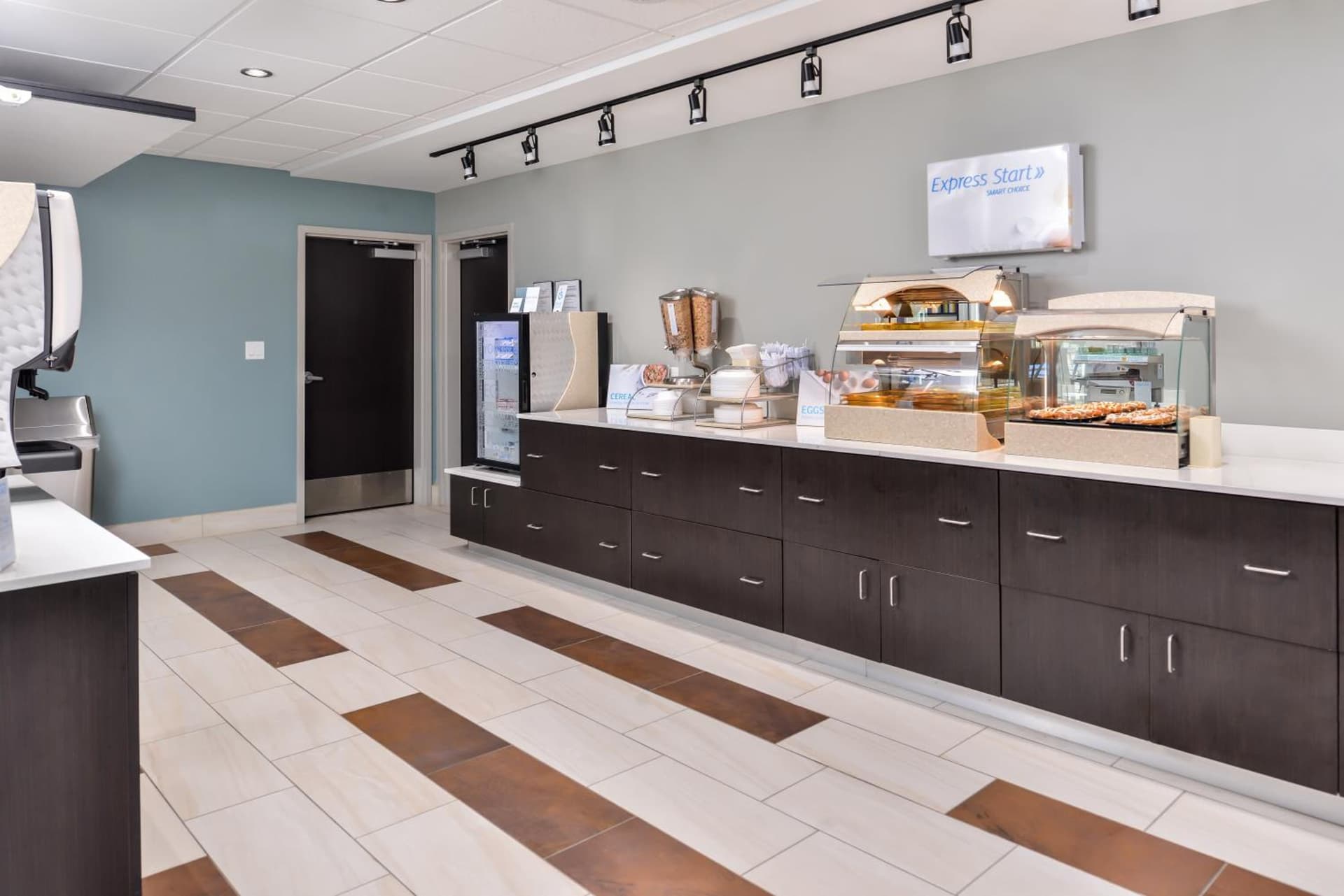 Holiday Inn Express & Suites - Kansas City - Lee's Summit by IHG gallery photo in Lees Summit, MO — image 11