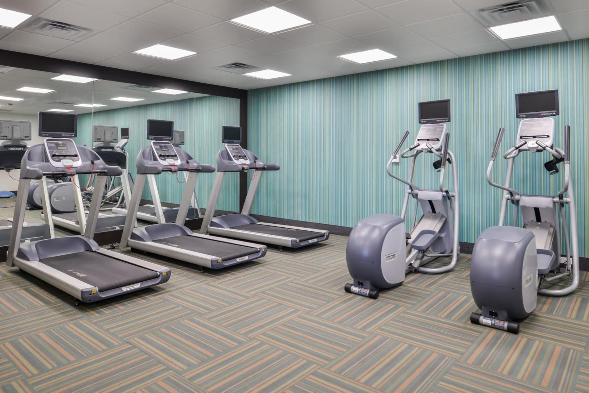 Holiday Inn Express & Suites - Kansas City - Lee's Summit by IHG gallery photo in Lees Summit, MO — image 37