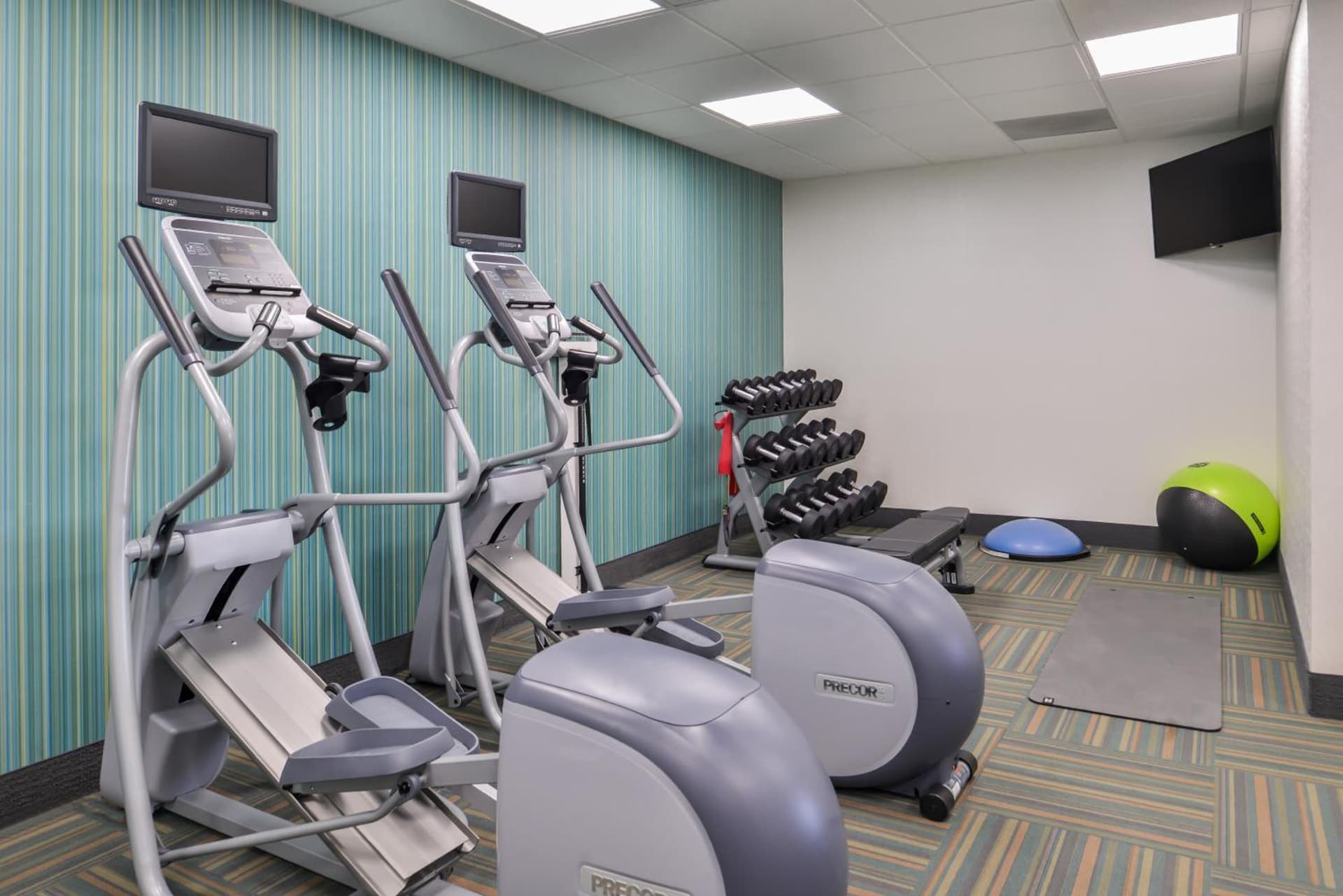 Holiday Inn Express & Suites - Kansas City - Lee's Summit by IHG gallery photo in Lees Summit, MO — image 19