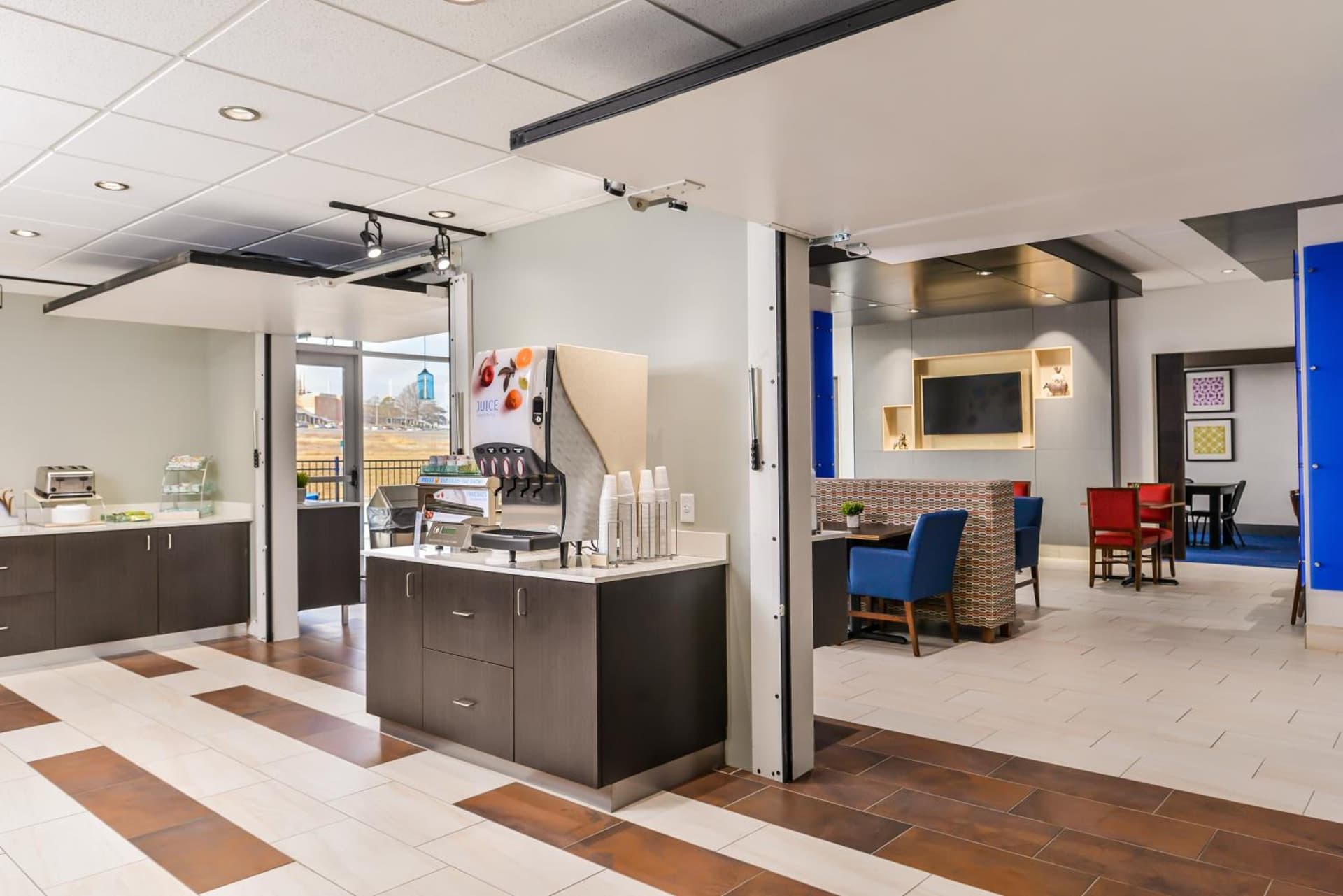 Holiday Inn Express & Suites - Kansas City - Lee's Summit by IHG gallery photo in Lees Summit, MO — image 36