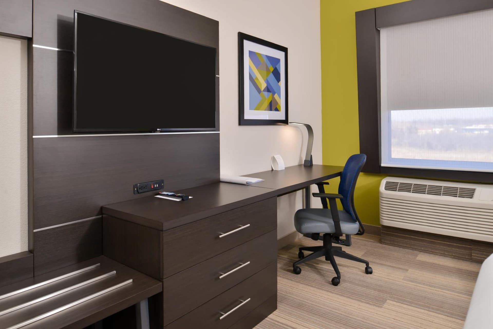 Holiday Inn Express & Suites - Kansas City - Lee's Summit by IHG gallery photo in Lees Summit, MO — image 21