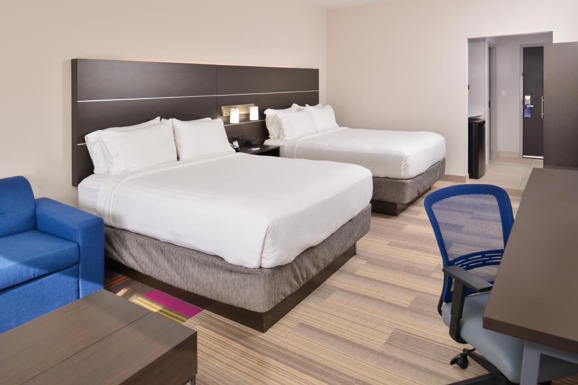 Holiday Inn Express & Suites - Kansas City - Lee's Summit by IHG gallery photo in Lees Summit, MO — image 49