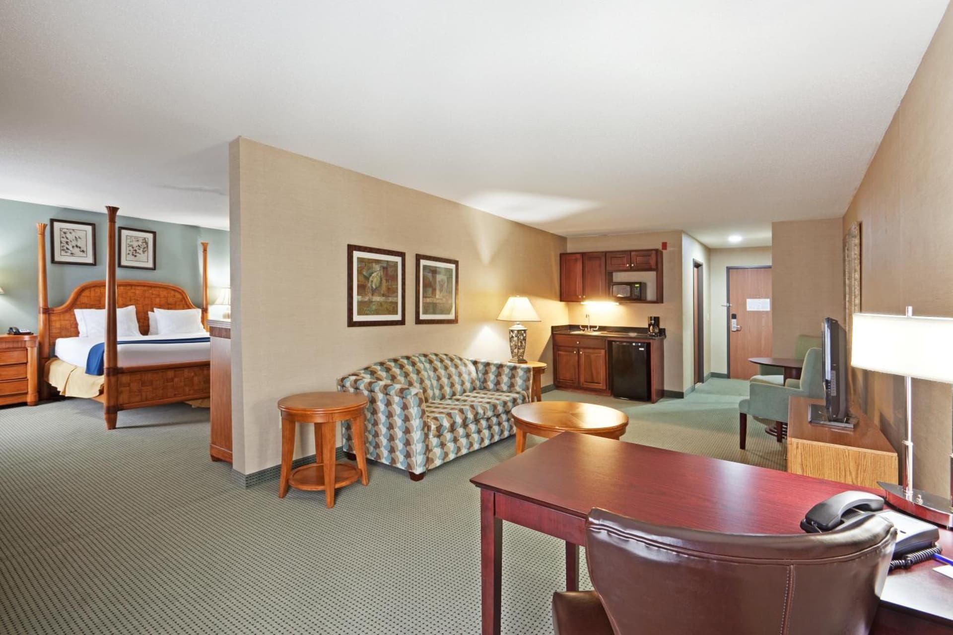 Holiday Inn Express and Suites Meriden by IHG gallery photo in Meriden, CT — image 23