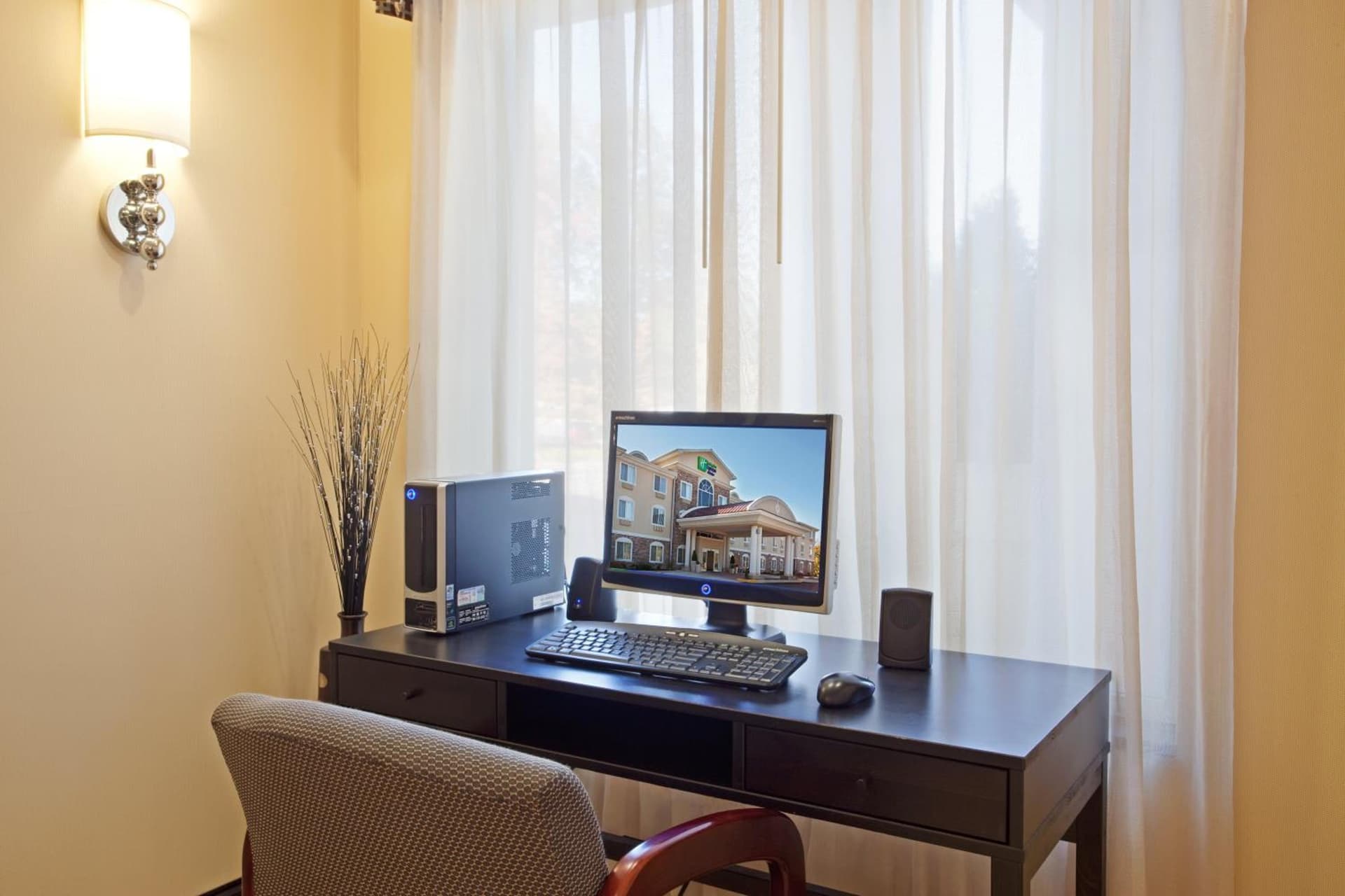 Holiday Inn Express and Suites Meriden by IHG gallery photo in Meriden, CT — image 67