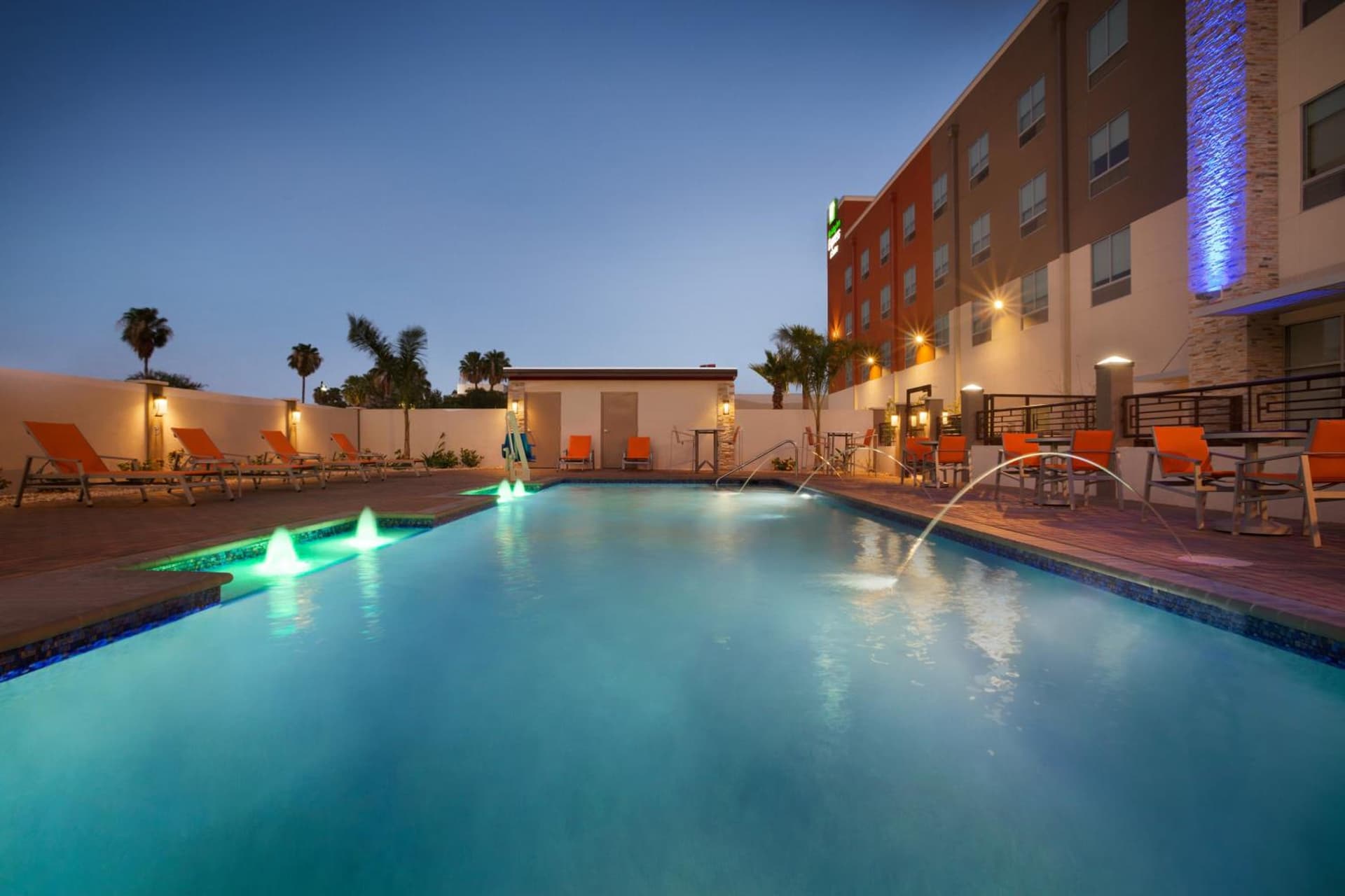 Holiday Inn Express & Suites - McAllen - Medical Center Area by IHG gallery photo in McAllen, TX — image 13